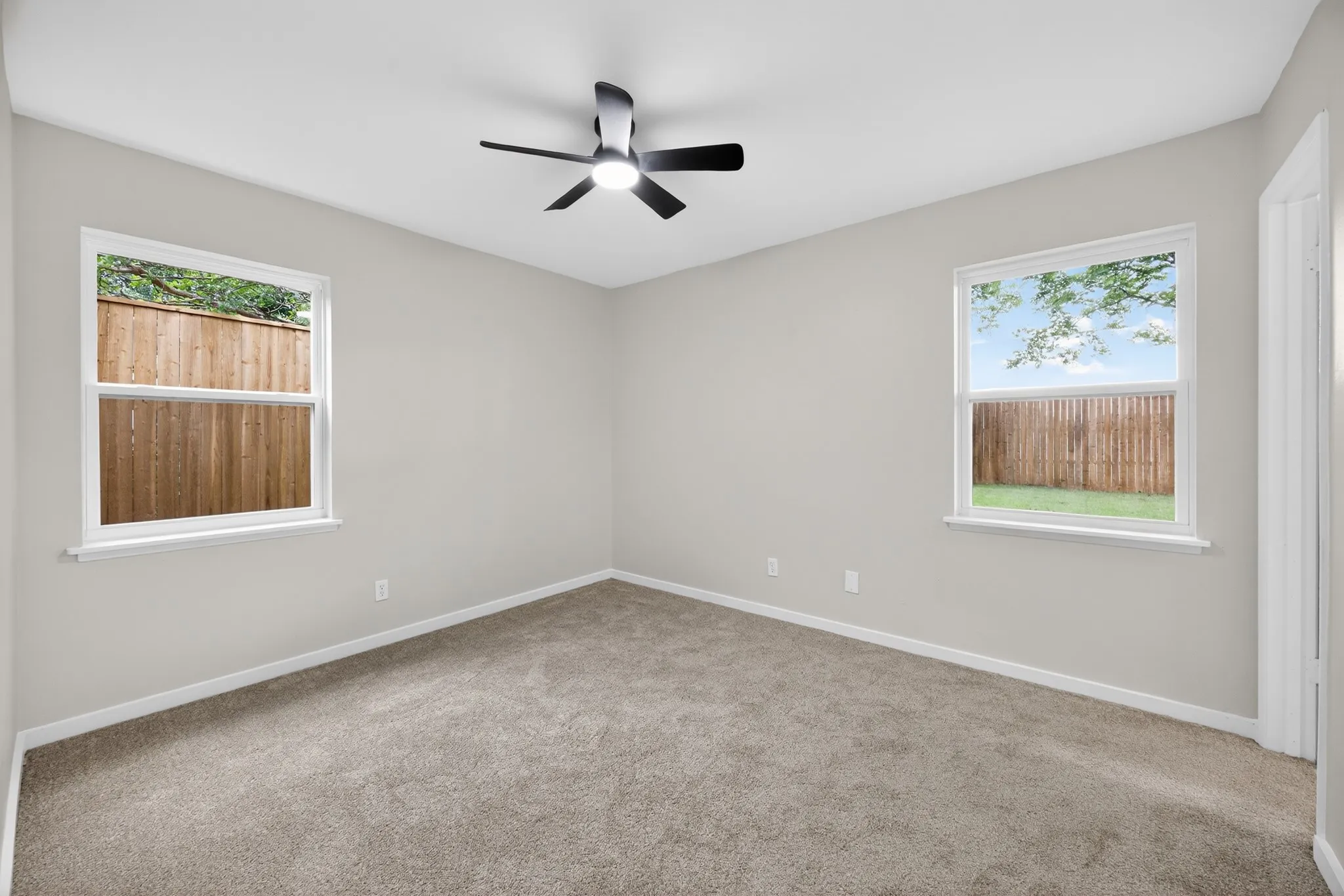Single Family Residence For Sale in Dallas County , 8617 Flicker Lane, Dallas, Texas 75238, 3 Bedroom, 2 Bathroom, 2 Garage spaces, 1,131 Sqft, built in 1962, mls#21279077, Real Estate Agent in Dallas, Homes For Sale in Dallas county, Homes For Sale in Dallas, Realtor in Dallas Texas, Real Estate Brokerage Independent Realty Texas, Luminita Cordes Realtor