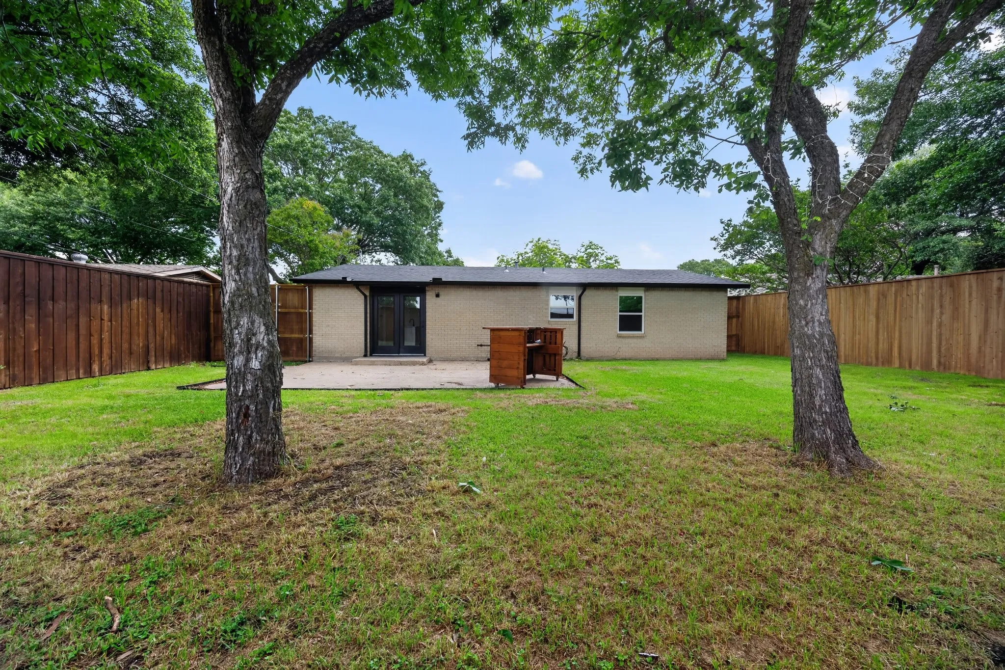 Single Family Residence For Sale in Dallas County , 8617 Flicker Lane, Dallas, Texas 75238, 3 Bedroom, 2 Bathroom, 2 Garage spaces, 1,131 Sqft, built in 1962, mls#21279077, Real Estate Agent in Dallas, Homes For Sale in Dallas county, Homes For Sale in Dallas, Realtor in Dallas Texas, Real Estate Brokerage Independent Realty Texas, Luminita Cordes Realtor
