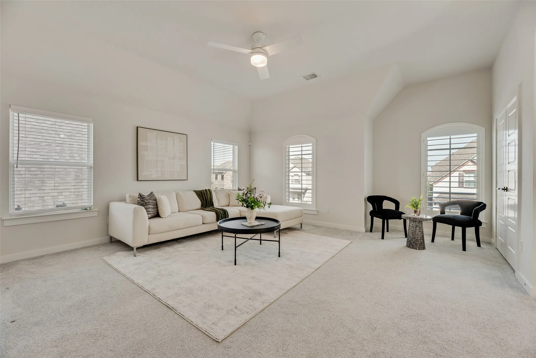 Single Family Residence For Sale in Collin County , 3619 Doramus Drive, Celina, Texas 75009, 4 Bedroom, 4 Bathroom, 2 Garage spaces, 3,055 Sqft, built in 2020, mls#21282956, Real Estate Agent in Celina, Homes For Sale in Collin county, Homes For Sale in Celina, Realtor in Celina Texas, Real Estate Brokerage Independent Realty Texas, Luminita Cordes Realtor