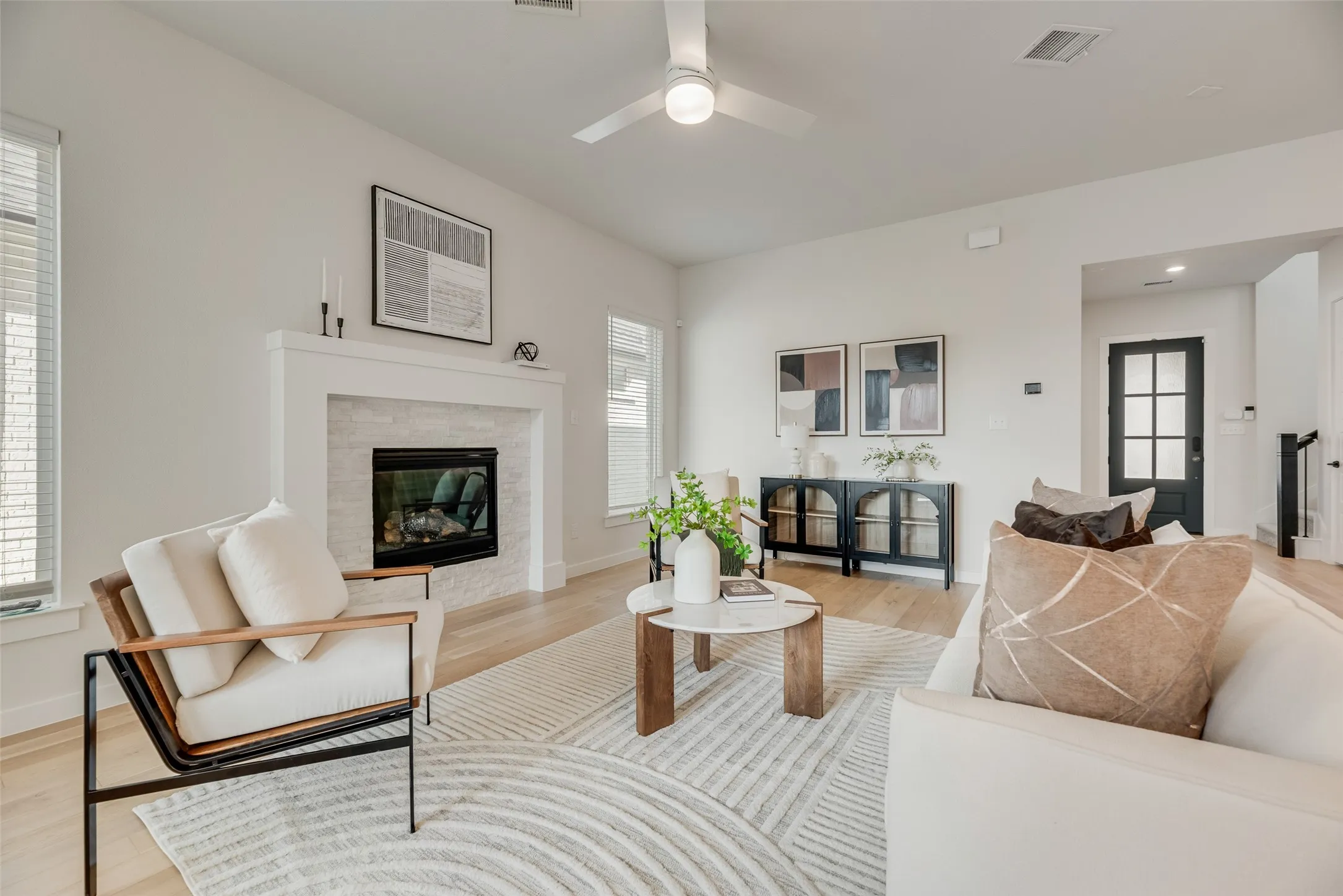 Single Family Residence For Sale in Collin County , 3619 Doramus Drive, Celina, Texas 75009, 4 Bedroom, 4 Bathroom, 2 Garage spaces, 3,055 Sqft, built in 2020, mls#21282956, Real Estate Agent in Celina, Homes For Sale in Collin county, Homes For Sale in Celina, Realtor in Celina Texas, Real Estate Brokerage Independent Realty Texas, Luminita Cordes Realtor
