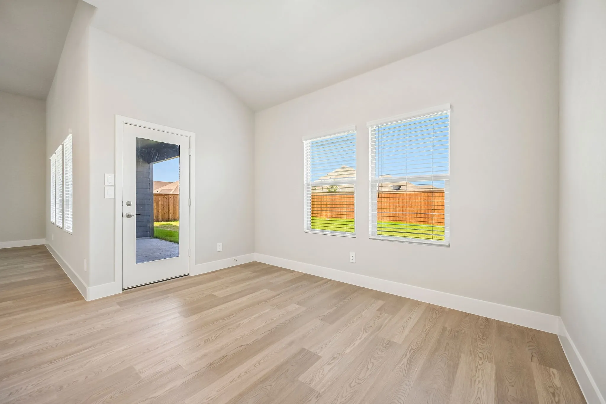 Single Family Residence For Sale in Collin County , 3506 Buffalo Creek Drive, Farmersville, Texas 75442, 5 Bedroom, 4 Bathroom, 3 Garage spaces, 3,428 Sqft, built in 2026, mls#21282229, Real Estate Agent in Farmersville, Homes For Sale in Collin county, Homes For Sale in Farmersville, Realtor in Farmersville Texas, Real Estate Brokerage Independent Realty Texas, Luminita Cordes Realtor