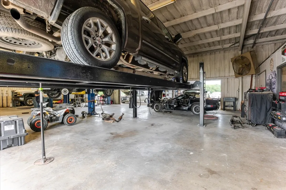 Business For Sale in Palo Pinto County , 2815 S Highway 281, Mineral Wells, Texas 76067, 0, 0, Garage spaces, 4,500 Sqft, built in 2006, mls#21280206, Real Estate Agent in Mineral Wells, Homes For Sale in Palo Pinto county, Homes For Sale in Mineral Wells, Realtor in Mineral Wells Texas, Real Estate Brokerage Independent Realty Texas, Luminita Cordes Realtor