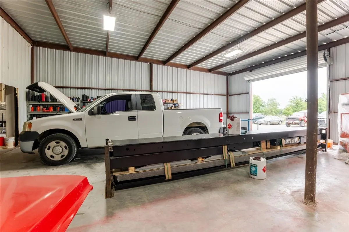 Business For Sale in Palo Pinto County , 2815 S Highway 281, Mineral Wells, Texas 76067, 0, 0, Garage spaces, 4,500 Sqft, built in 2006, mls#21280206, Real Estate Agent in Mineral Wells, Homes For Sale in Palo Pinto county, Homes For Sale in Mineral Wells, Realtor in Mineral Wells Texas, Real Estate Brokerage Independent Realty Texas, Luminita Cordes Realtor