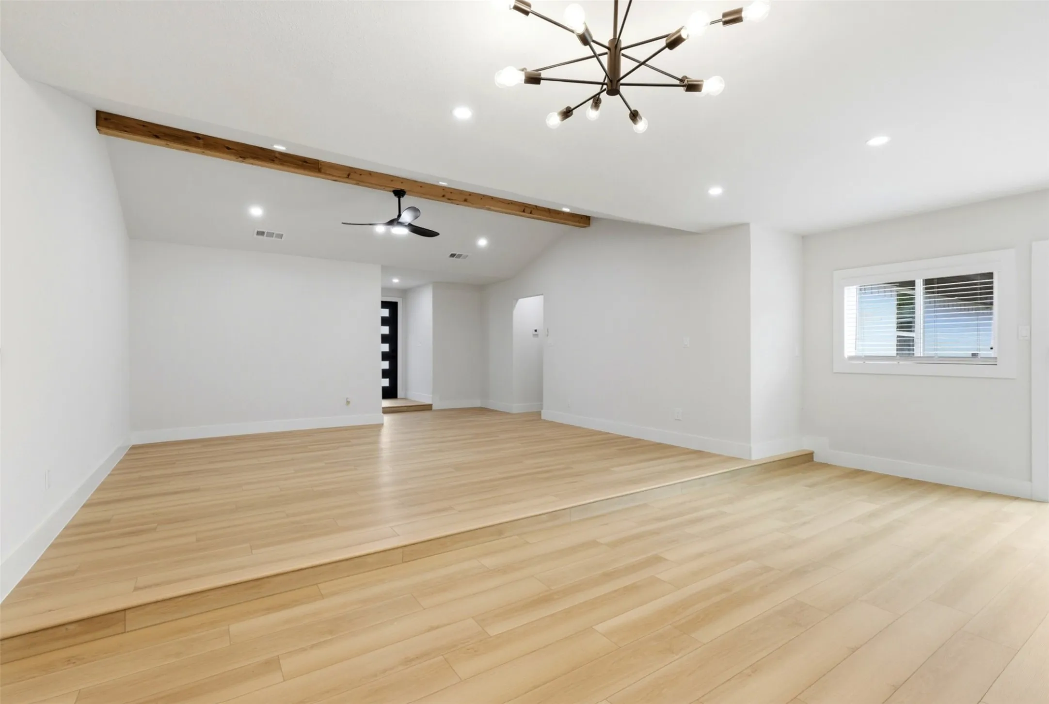 Single Family Residence For Sale in Dallas County , 1208 Berkeley Drive, Richardson, Texas 75081, 4 Bedroom, 3 Bathroom, 1 Garage spaces, 1,706 Sqft, built in 1967, mls#21282637, Real Estate Agent in Richardson, Homes For Sale in Dallas county, Homes For Sale in Richardson, Realtor in Richardson Texas, Real Estate Brokerage Independent Realty Texas, Luminita Cordes Realtor