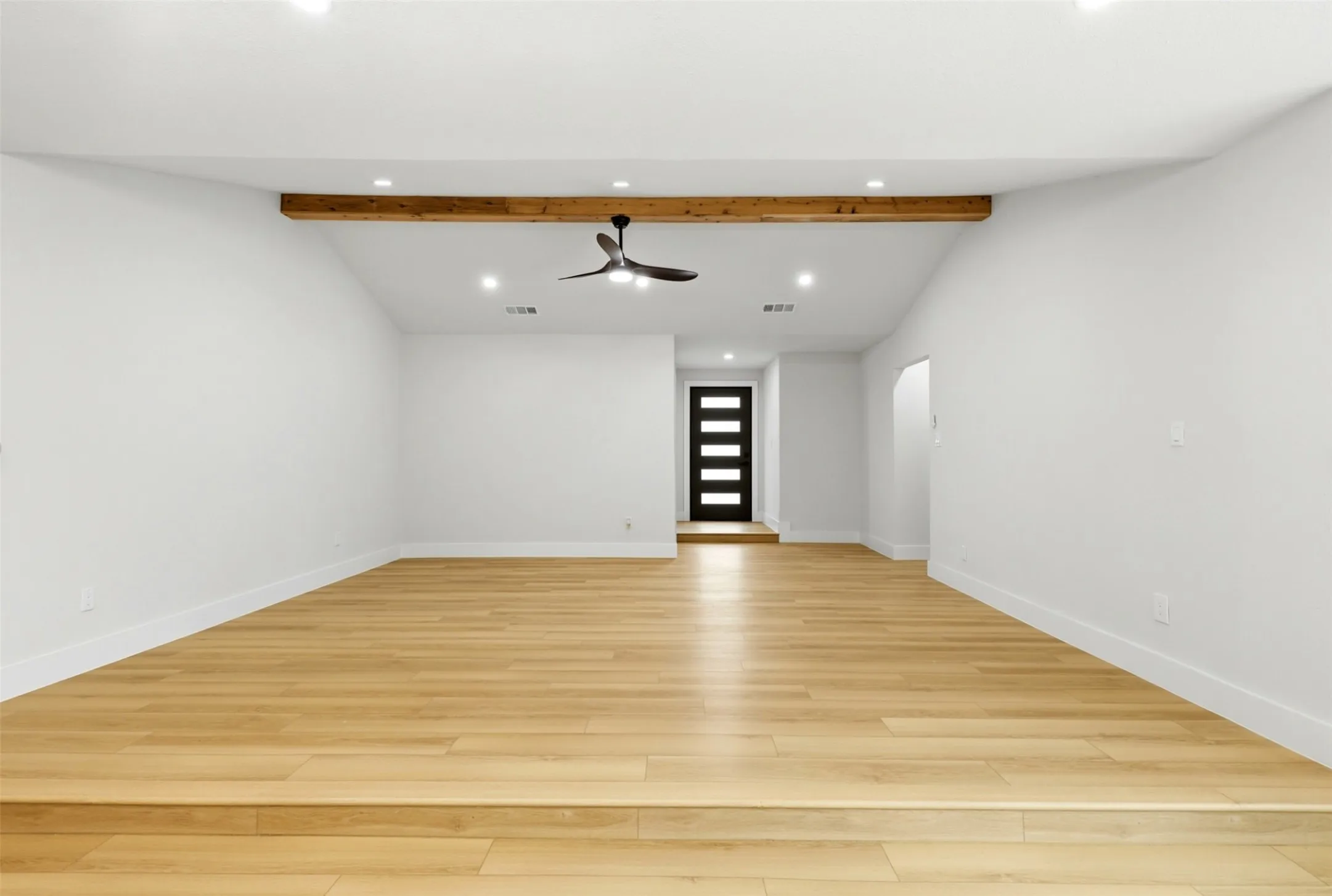 Single Family Residence For Sale in Dallas County , 1208 Berkeley Drive, Richardson, Texas 75081, 4 Bedroom, 3 Bathroom, 1 Garage spaces, 1,706 Sqft, built in 1967, mls#21282637, Real Estate Agent in Richardson, Homes For Sale in Dallas county, Homes For Sale in Richardson, Realtor in Richardson Texas, Real Estate Brokerage Independent Realty Texas, Luminita Cordes Realtor