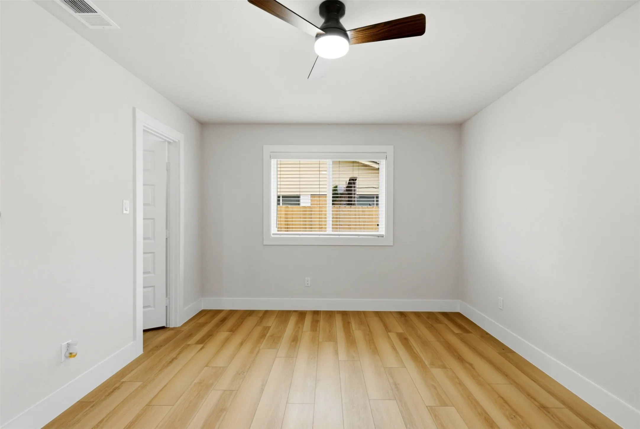 Single Family Residence For Sale in Dallas County , 1208 Berkeley Drive, Richardson, Texas 75081, 4 Bedroom, 3 Bathroom, 1 Garage spaces, 1,706 Sqft, built in 1967, mls#21282637, Real Estate Agent in Richardson, Homes For Sale in Dallas county, Homes For Sale in Richardson, Realtor in Richardson Texas, Real Estate Brokerage Independent Realty Texas, Luminita Cordes Realtor