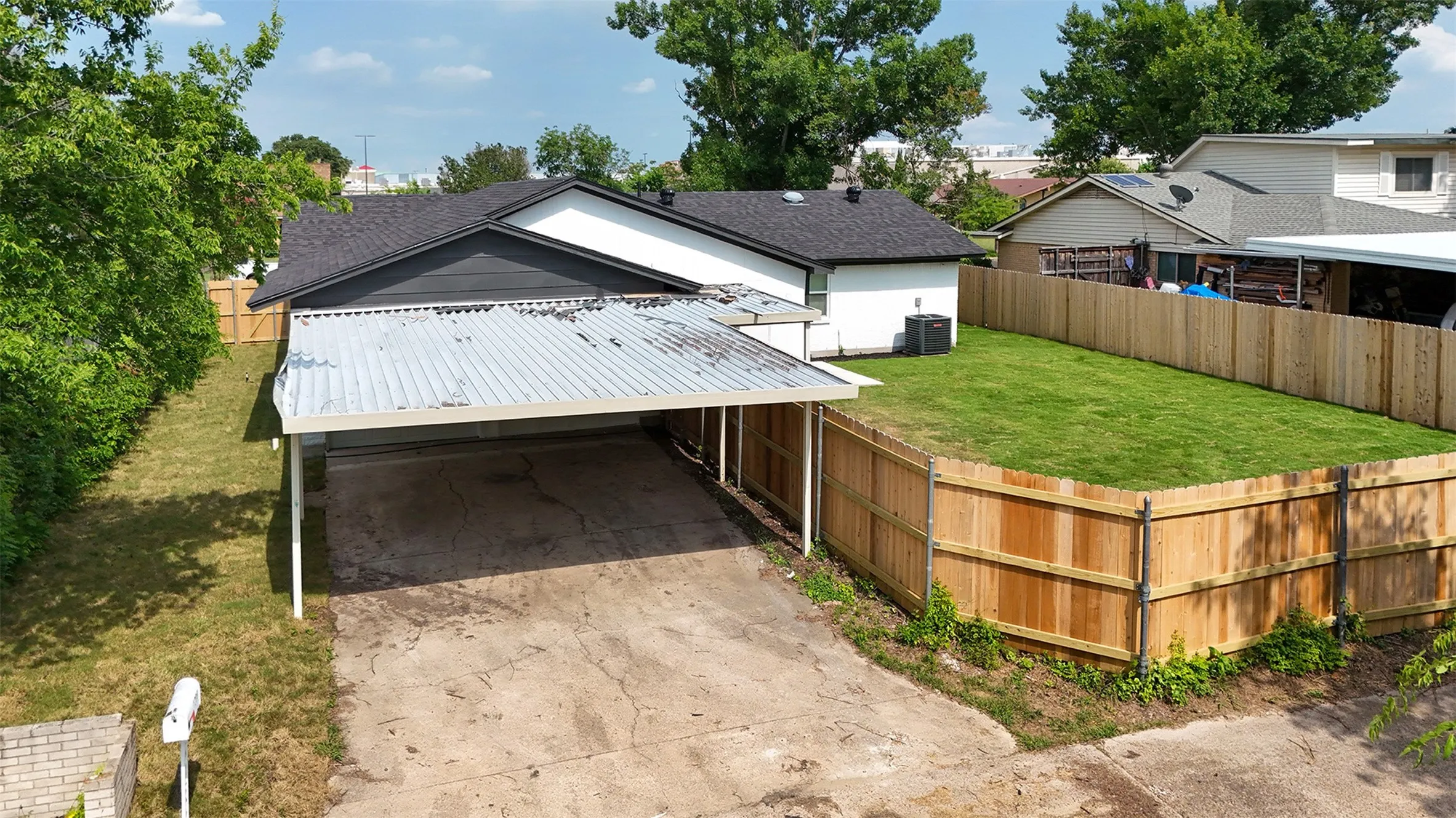 Single Family Residence For Sale in Dallas County , 1208 Berkeley Drive, Richardson, Texas 75081, 4 Bedroom, 3 Bathroom, 1 Garage spaces, 1,706 Sqft, built in 1967, mls#21282637, Real Estate Agent in Richardson, Homes For Sale in Dallas county, Homes For Sale in Richardson, Realtor in Richardson Texas, Real Estate Brokerage Independent Realty Texas, Luminita Cordes Realtor