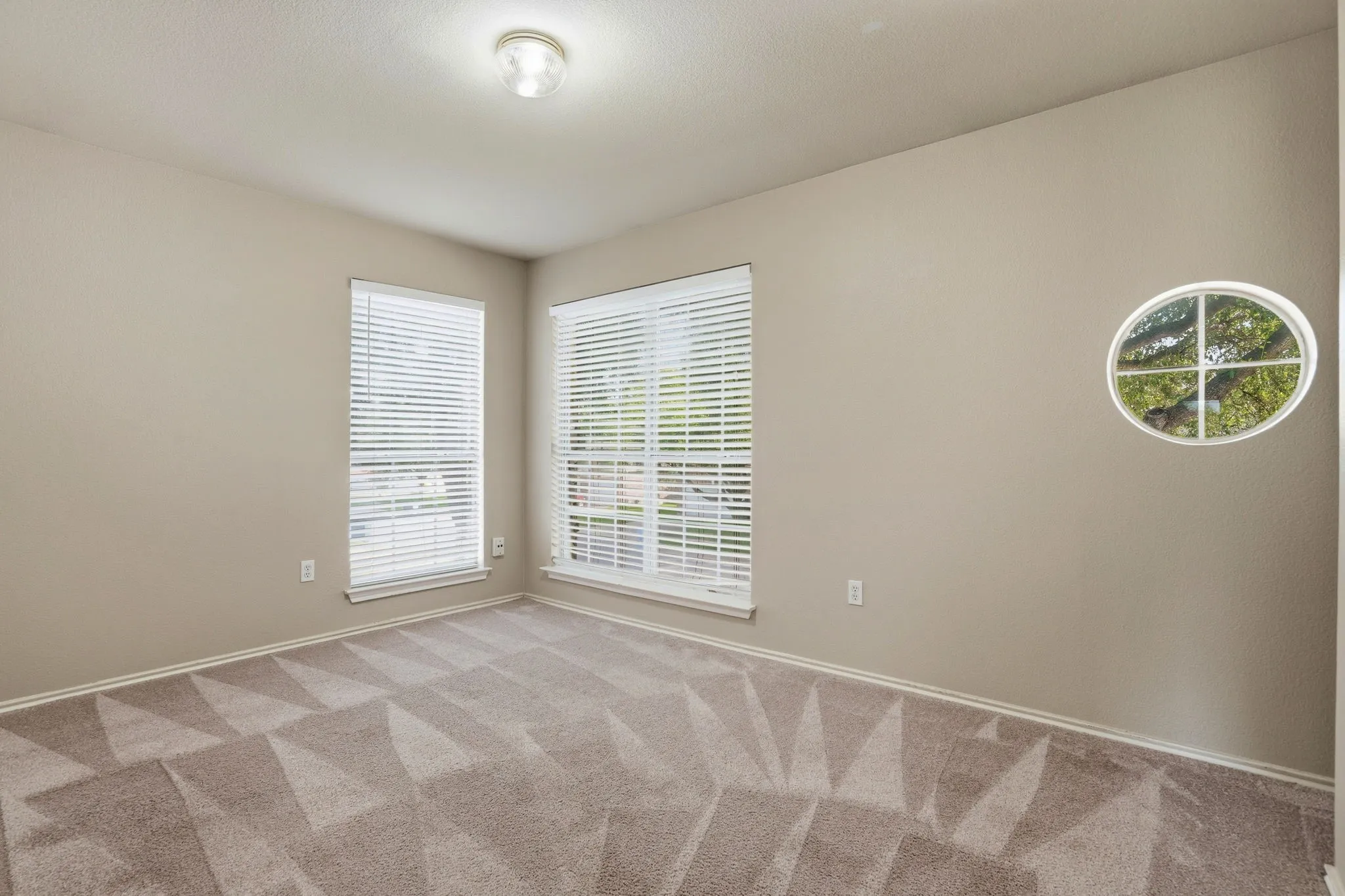 Single Family Residence For Sale in Travis County , 2801 Butler National Drive, Pflugerville, Texas 78660, 5 Bedroom, 3 Bathroom, 3 Garage spaces, 2,633 Sqft, built in 1998, mls#21282454, Real Estate Agent in Pflugerville, Homes For Sale in Travis county, Homes For Sale in Pflugerville, Realtor in Pflugerville Texas, Real Estate Brokerage Independent Realty Texas, Luminita Cordes Realtor