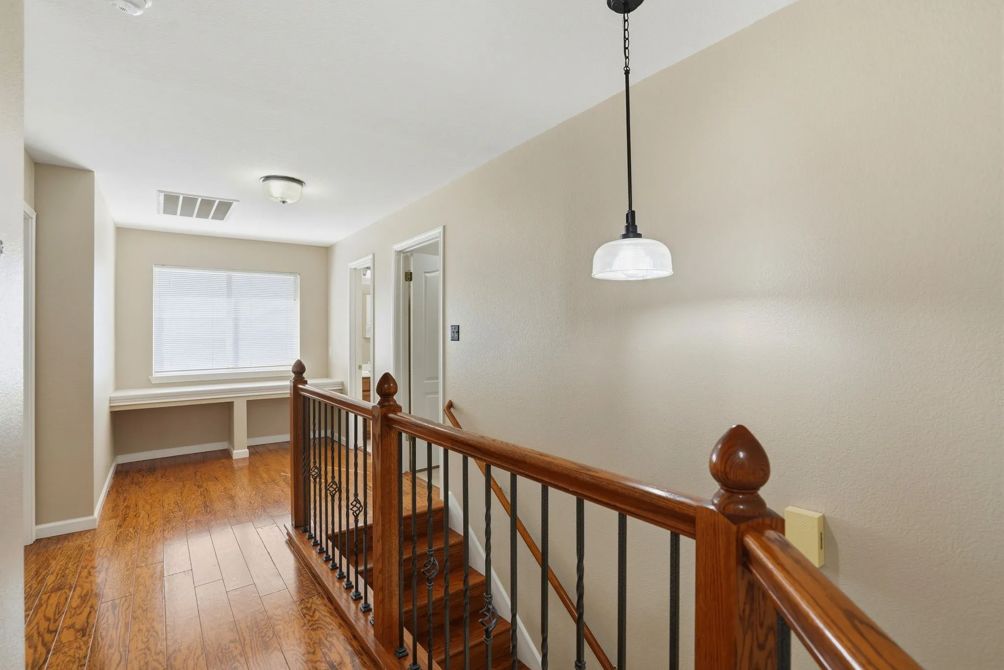 Single Family Residence For Sale in Travis County , 2801 Butler National Drive, Pflugerville, Texas 78660, 5 Bedroom, 3 Bathroom, 3 Garage spaces, 2,633 Sqft, built in 1998, mls#21282454, Real Estate Agent in Pflugerville, Homes For Sale in Travis county, Homes For Sale in Pflugerville, Realtor in Pflugerville Texas, Real Estate Brokerage Independent Realty Texas, Luminita Cordes Realtor