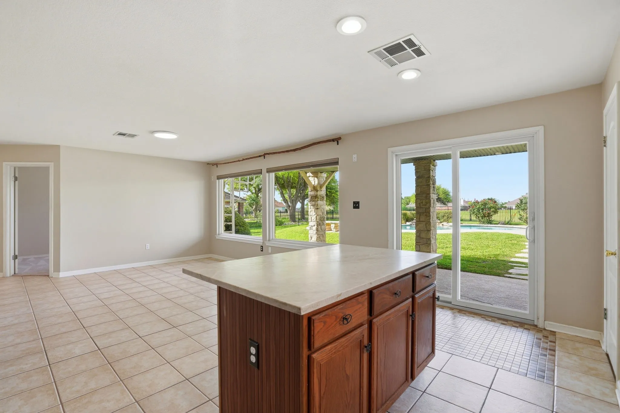 Single Family Residence For Sale in Travis County , 2801 Butler National Drive, Pflugerville, Texas 78660, 5 Bedroom, 3 Bathroom, 3 Garage spaces, 2,633 Sqft, built in 1998, mls#21282454, Real Estate Agent in Pflugerville, Homes For Sale in Travis county, Homes For Sale in Pflugerville, Realtor in Pflugerville Texas, Real Estate Brokerage Independent Realty Texas, Luminita Cordes Realtor