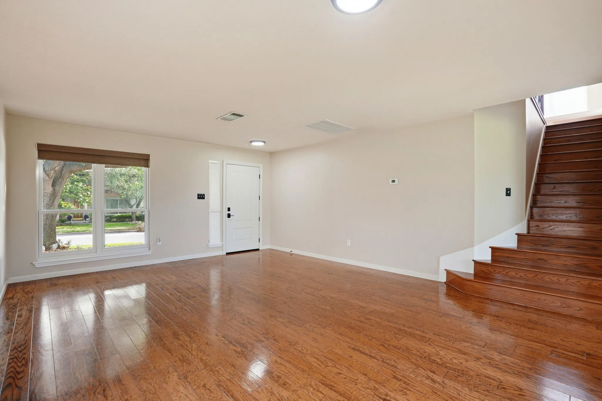 Single Family Residence For Sale in Travis County , 2801 Butler National Drive, Pflugerville, Texas 78660, 5 Bedroom, 3 Bathroom, 3 Garage spaces, 2,633 Sqft, built in 1998, mls#21282454, Real Estate Agent in Pflugerville, Homes For Sale in Travis county, Homes For Sale in Pflugerville, Realtor in Pflugerville Texas, Real Estate Brokerage Independent Realty Texas, Luminita Cordes Realtor