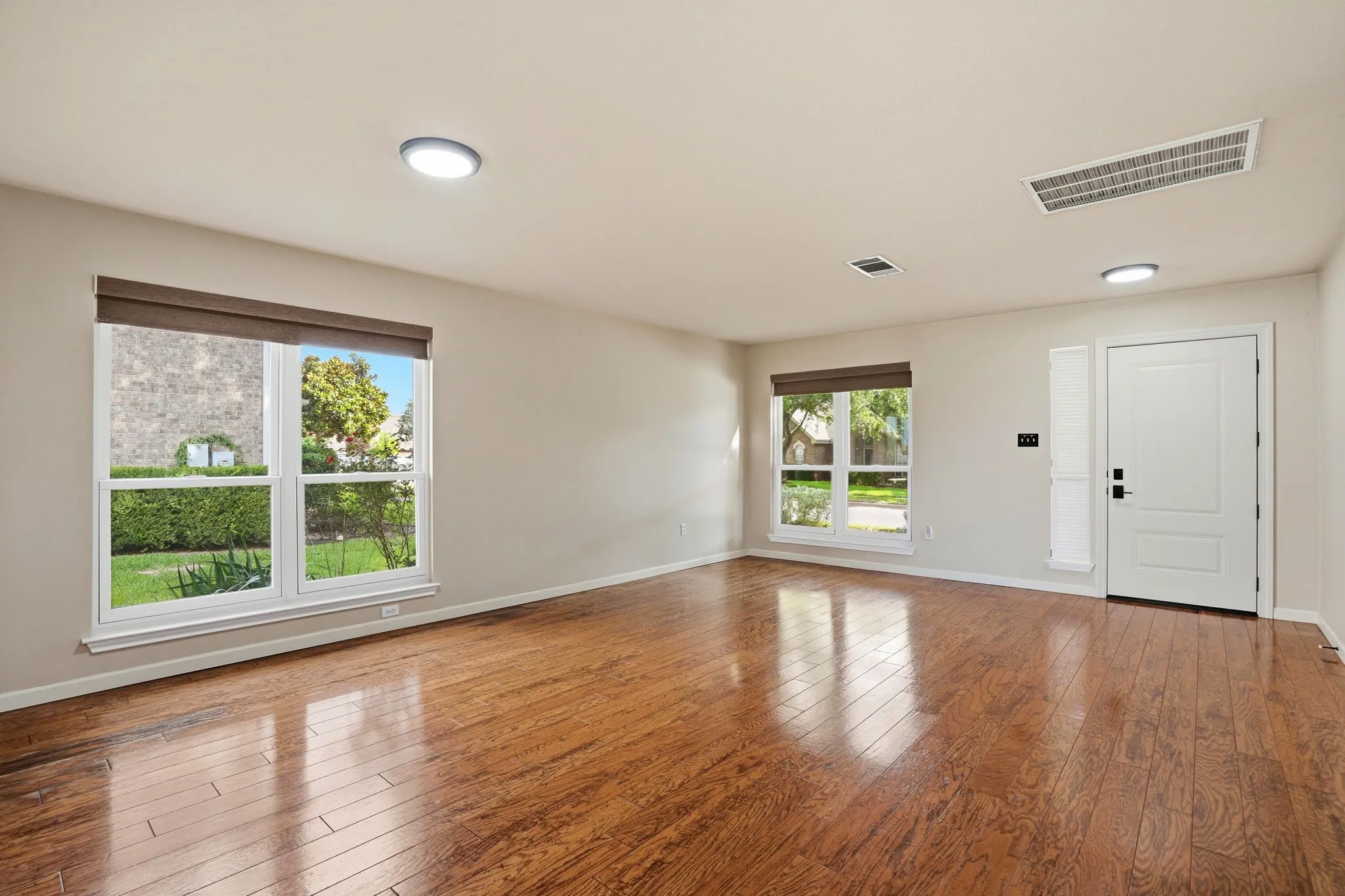 Single Family Residence For Sale in Travis County , 2801 Butler National Drive, Pflugerville, Texas 78660, 5 Bedroom, 3 Bathroom, 3 Garage spaces, 2,633 Sqft, built in 1998, mls#21282454, Real Estate Agent in Pflugerville, Homes For Sale in Travis county, Homes For Sale in Pflugerville, Realtor in Pflugerville Texas, Real Estate Brokerage Independent Realty Texas, Luminita Cordes Realtor