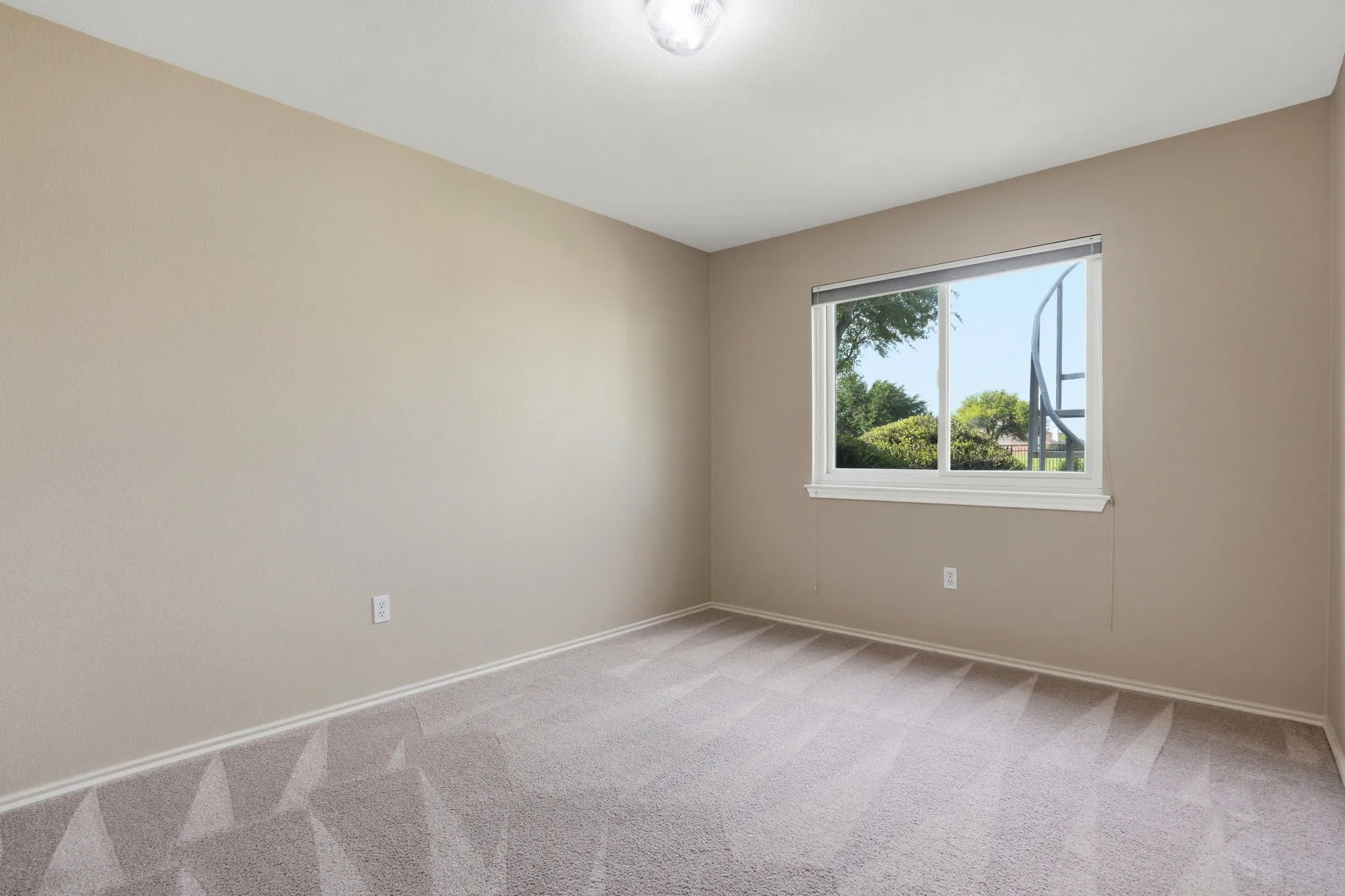 Single Family Residence For Sale in Travis County , 2801 Butler National Drive, Pflugerville, Texas 78660, 5 Bedroom, 3 Bathroom, 3 Garage spaces, 2,633 Sqft, built in 1998, mls#21282454, Real Estate Agent in Pflugerville, Homes For Sale in Travis county, Homes For Sale in Pflugerville, Realtor in Pflugerville Texas, Real Estate Brokerage Independent Realty Texas, Luminita Cordes Realtor