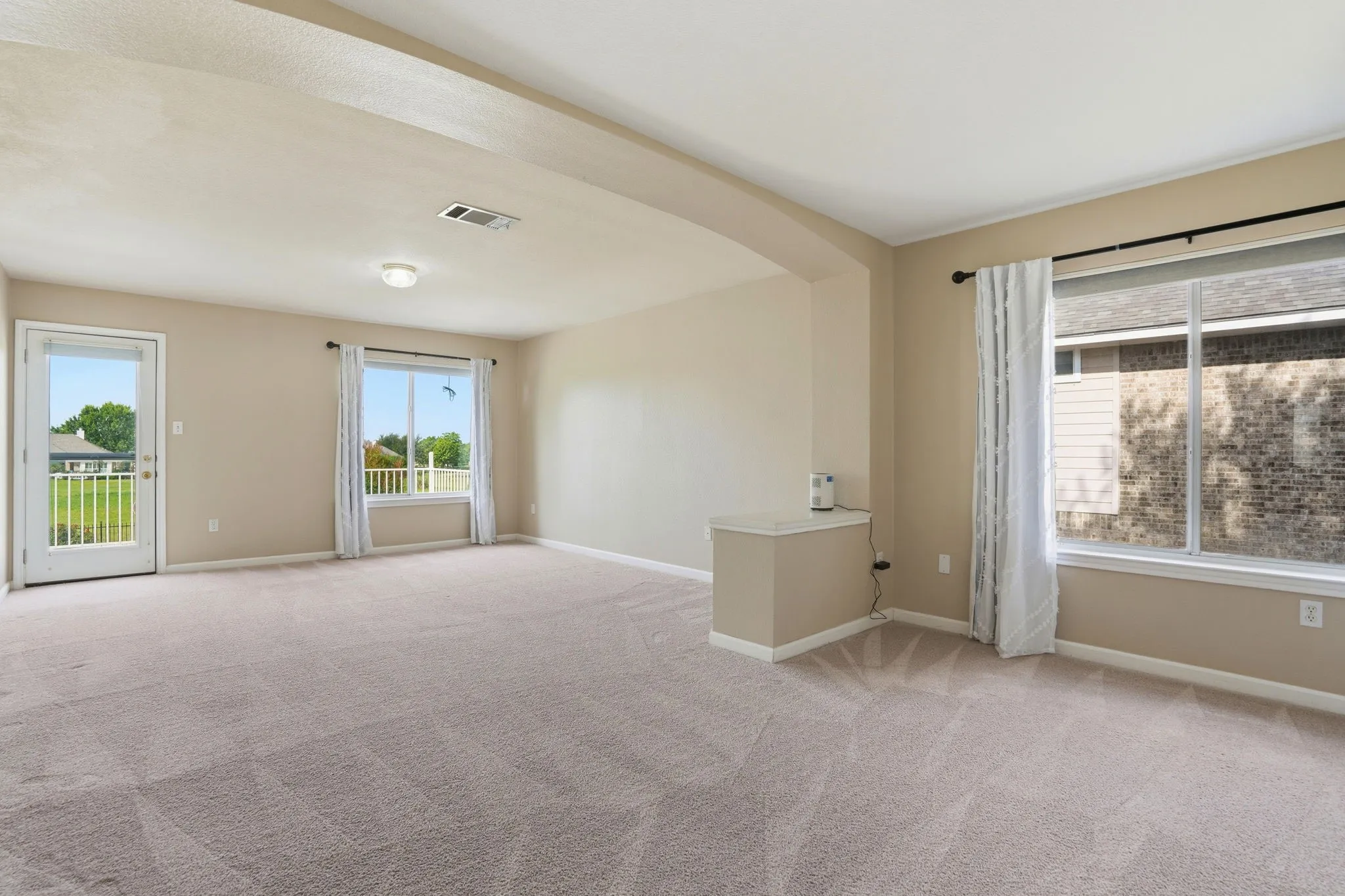 Single Family Residence For Sale in Travis County , 2801 Butler National Drive, Pflugerville, Texas 78660, 5 Bedroom, 3 Bathroom, 3 Garage spaces, 2,633 Sqft, built in 1998, mls#21282454, Real Estate Agent in Pflugerville, Homes For Sale in Travis county, Homes For Sale in Pflugerville, Realtor in Pflugerville Texas, Real Estate Brokerage Independent Realty Texas, Luminita Cordes Realtor