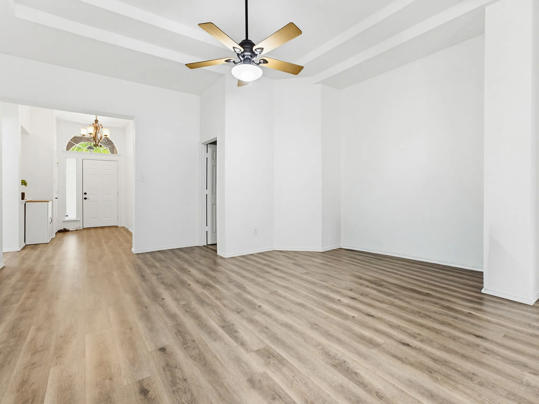 Single Family Residence For Sale in Denton County , 1016 Sweet Grass Trail, Flower Mound, Texas 75028, 3 Bedroom, 2 Bathroom, 2 Garage spaces, 1,716 Sqft, built in 1994, mls#21282958, Real Estate Agent in Flower Mound, Homes For Sale in Denton county, Homes For Sale in Flower Mound, Realtor in Flower Mound Texas, Real Estate Brokerage Independent Realty Texas, Luminita Cordes Realtor