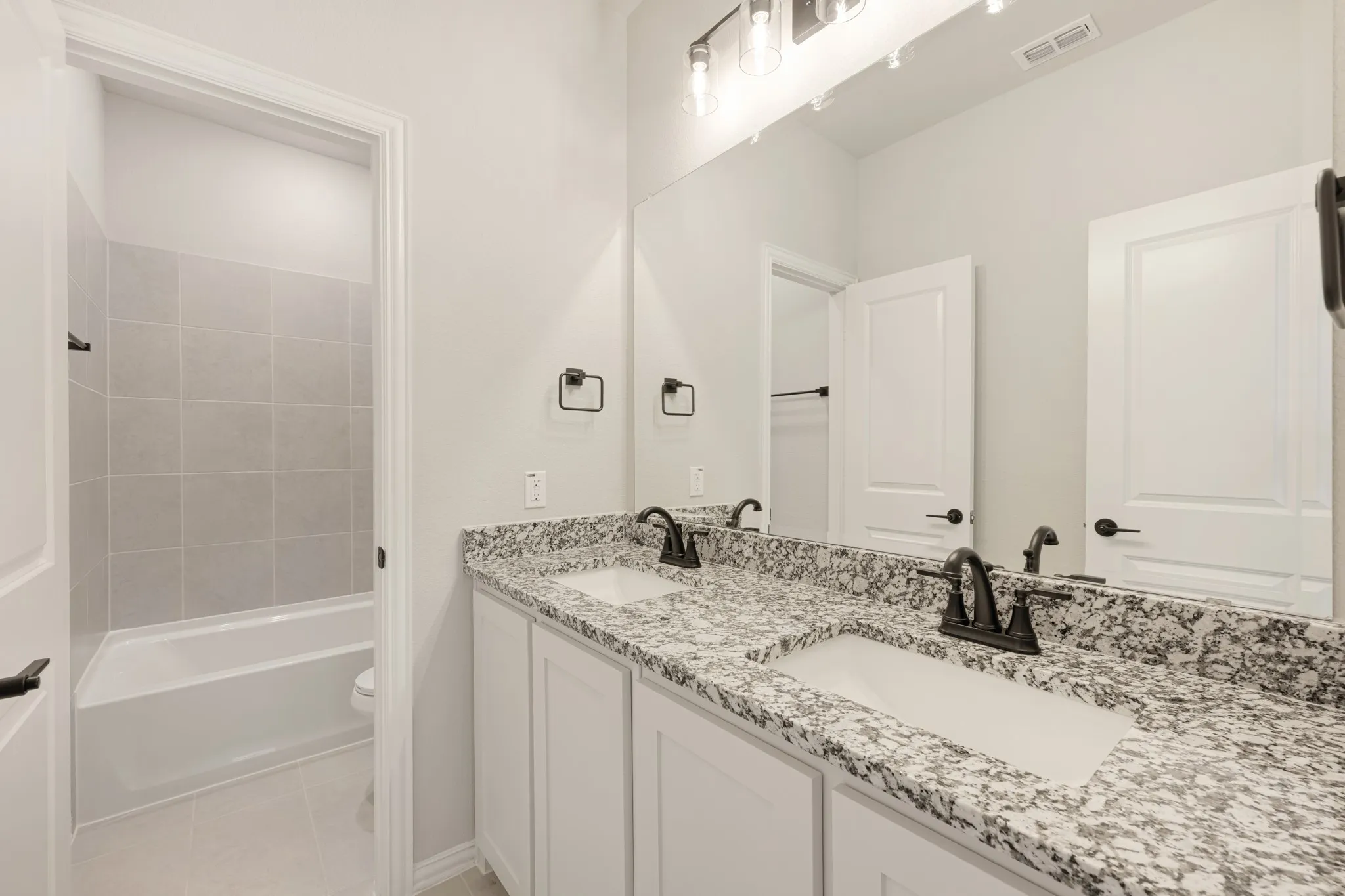 Single Family Residence For Sale in Tarrant County , 1121 Hackberry Lane, Crowley, Texas 76036, 5 Bedroom, 3 Bathroom, 2 Garage spaces, 3,435 Sqft, built in 2026, mls#21282997, Real Estate Agent in Crowley, Homes For Sale in Tarrant county, Homes For Sale in Crowley, Realtor in Crowley Texas, Real Estate Brokerage Independent Realty Texas, Luminita Cordes Realtor