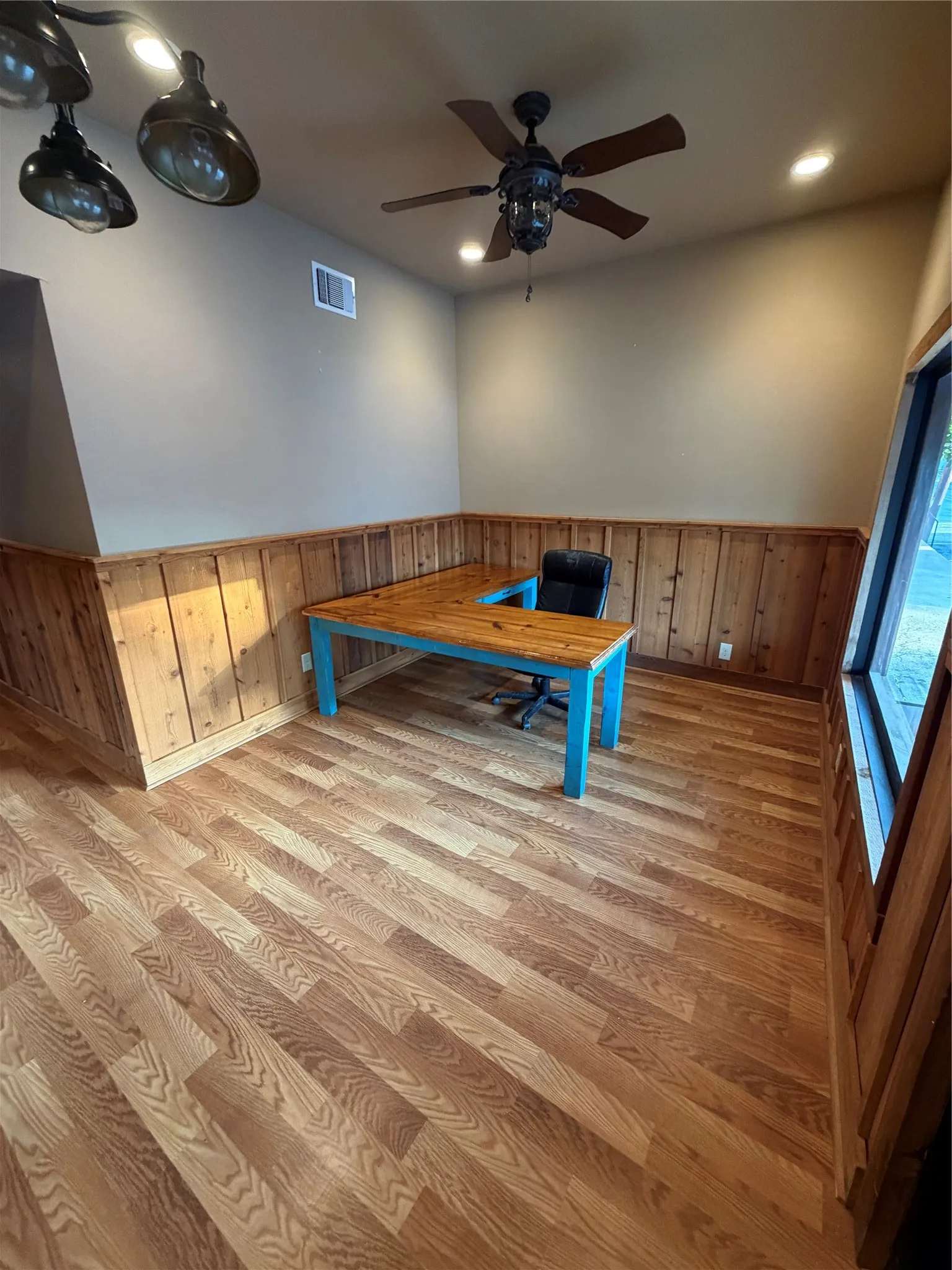 Office For Sale in Brown County , 708 Main St, Blanket, Texas 76432, 0, 0, Garage spaces, 0 Sqft, built in 1950, mls#21283007, Real Estate Agent in Blanket, Homes For Sale in Brown county, Homes For Sale in Blanket, Realtor in Blanket Texas, Real Estate Brokerage Independent Realty Texas, Luminita Cordes Realtor