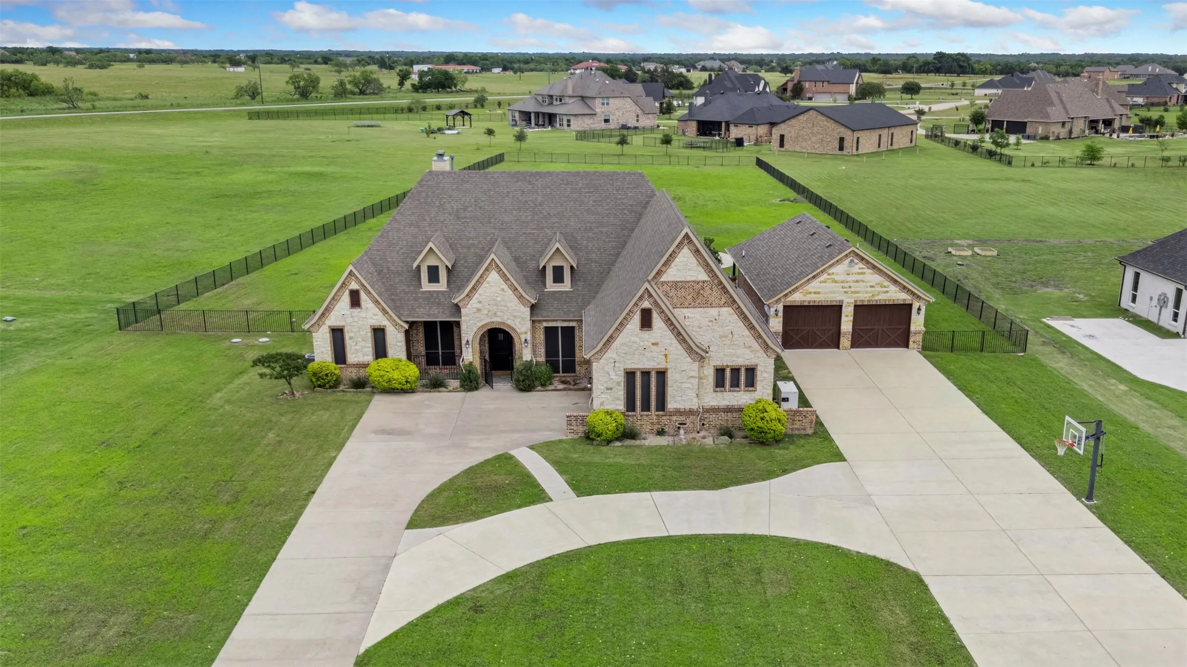 Single Family Residence For Sale in Rockwall County , 2135 Lake Estates Drive, Rockwall, Texas 75032, 3 Bedroom, 3 Bathroom, 6 Garage spaces, 2,863 Sqft, built in 2012, mls#21267316, Real Estate Agent in Rockwall, Homes For Sale in Rockwall county, Homes For Sale in Rockwall, Realtor in Rockwall Texas, Real Estate Brokerage Independent Realty Texas, Luminita Cordes Realtor