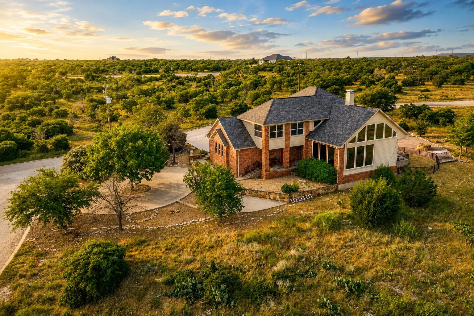 Single Family Residence For Sale in Palo Pinto County , 350 Castle Harbour Drive, Graford, Texas 76449, 4 Bedrooms, 3 Bathrooms, 2 Garage spaces, 2,989 Sqft, built in 2002, Price $756,000, mls#21283064, Real Estate Agent in Graford, Homes For Sale in Palo Pinto county, Homes For Sale in Graford, Realtor in Graford Texas, Real Estate Brokerage Independent Realty Texas, Luminita Cordes Realtor
