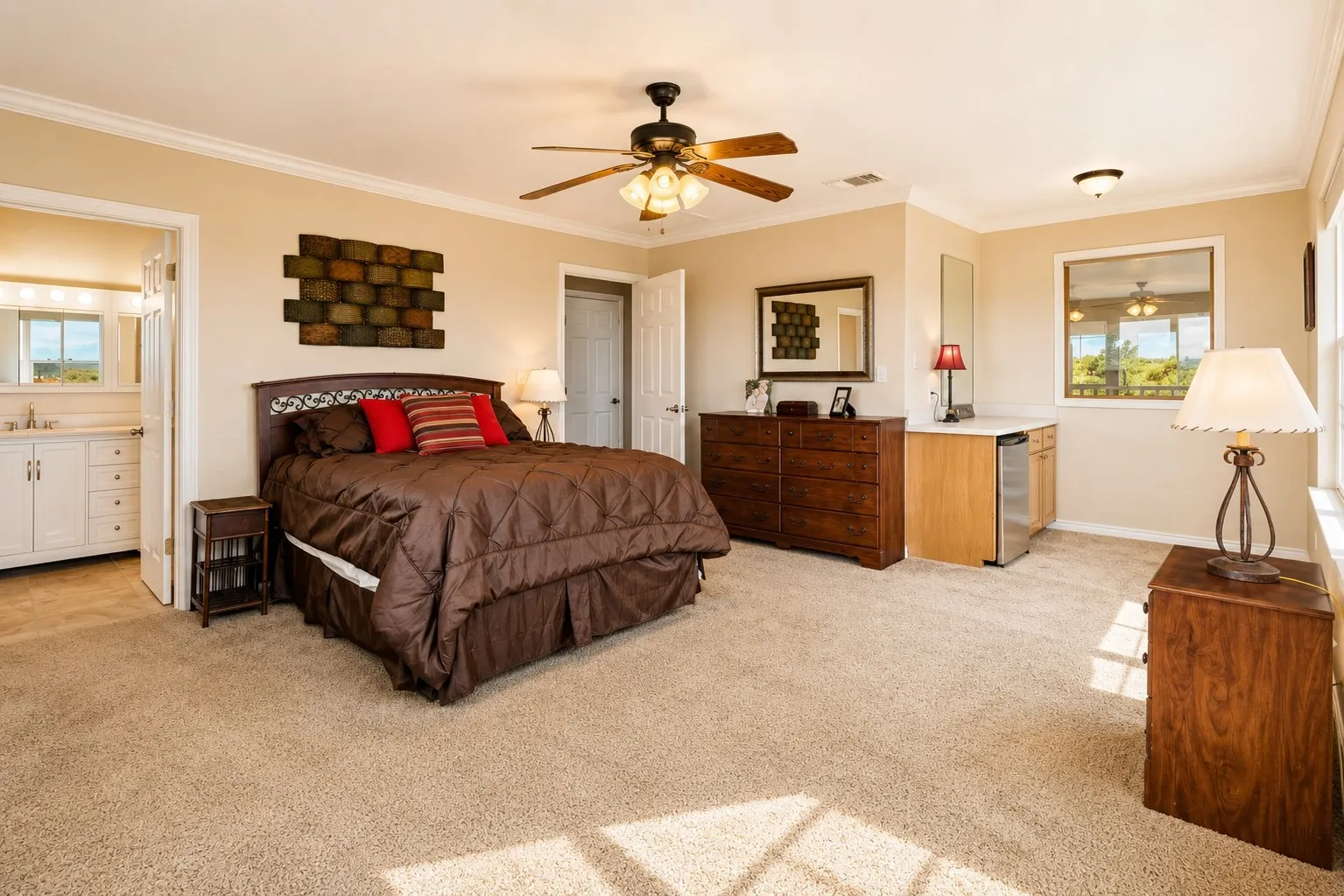 Single Family Residence For Sale in Palo Pinto County , 350 Castle Harbour Drive, Graford, Texas 76449, 4 Bedrooms, 3 Bathrooms, 2 Garage spaces, 2,989 Sqft, built in 2002, Price $756,000, mls#21283064, Real Estate Agent in Graford, Homes For Sale in Palo Pinto county, Homes For Sale in Graford, Realtor in Graford Texas, Real Estate Brokerage Independent Realty Texas, Luminita Cordes Realtor