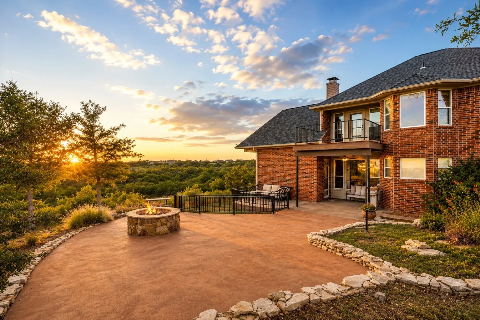 Single Family Residence For Sale in Palo Pinto County , 350 Castle Harbour Drive, Graford, Texas 76449, 4 Bedrooms, 3 Bathrooms, 2 Garage spaces, 2,989 Sqft, built in 2002, Price $756,000, mls#21283064, Real Estate Agent in Graford, Homes For Sale in Palo Pinto county, Homes For Sale in Graford, Realtor in Graford Texas, Real Estate Brokerage Independent Realty Texas, Luminita Cordes Realtor
