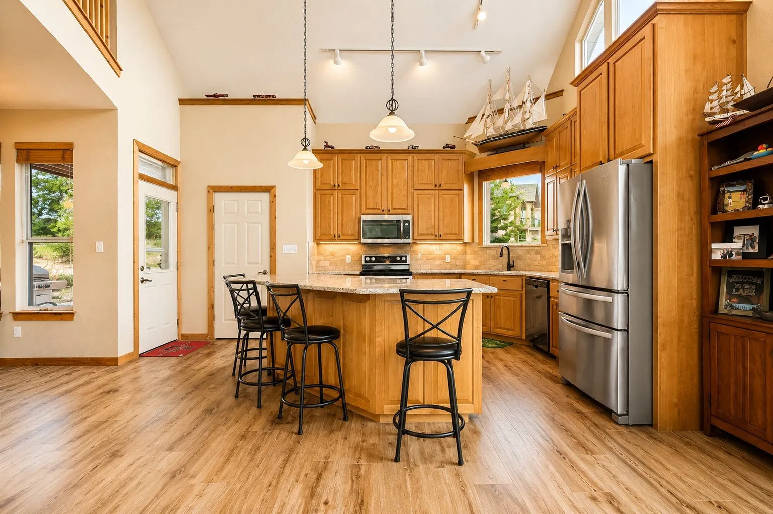 Single Family Residence For Sale in Palo Pinto County , 350 Castle Harbour Drive, Graford, Texas 76449, 4 Bedrooms, 3 Bathrooms, 2 Garage spaces, 2,989 Sqft, built in 2002, Price $756,000, mls#21283064, Real Estate Agent in Graford, Homes For Sale in Palo Pinto county, Homes For Sale in Graford, Realtor in Graford Texas, Real Estate Brokerage Independent Realty Texas, Luminita Cordes Realtor