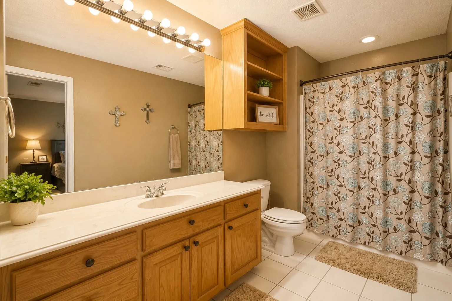 Single Family Residence For Sale in Palo Pinto County , 350 Castle Harbour Drive, Graford, Texas 76449, 4 Bedrooms, 3 Bathrooms, 2 Garage spaces, 2,989 Sqft, built in 2002, Price $756,000, mls#21283064, Real Estate Agent in Graford, Homes For Sale in Palo Pinto county, Homes For Sale in Graford, Realtor in Graford Texas, Real Estate Brokerage Independent Realty Texas, Luminita Cordes Realtor