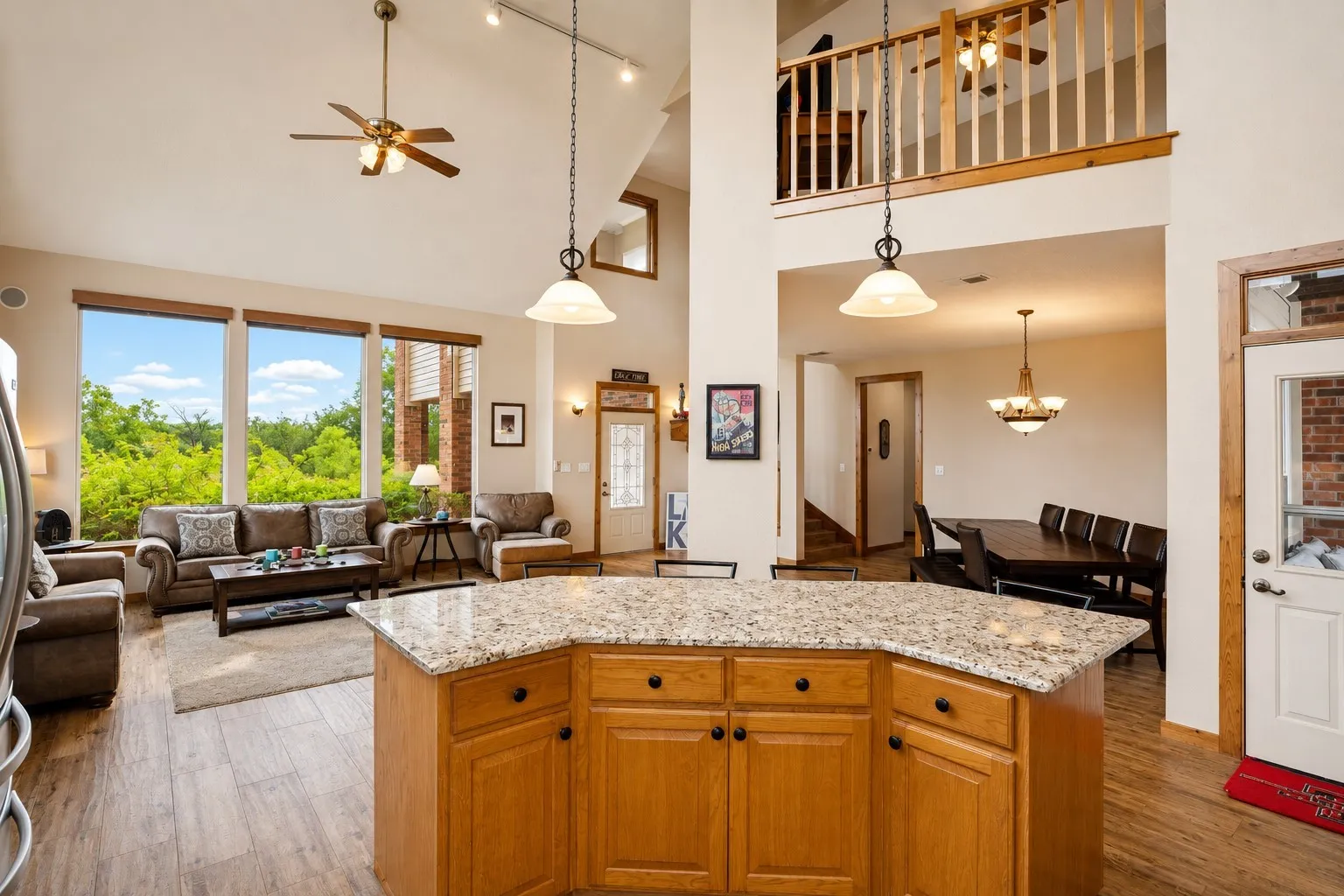 Single Family Residence For Sale in Palo Pinto County , 350 Castle Harbour Drive, Graford, Texas 76449, 4 Bedrooms, 3 Bathrooms, 2 Garage spaces, 2,989 Sqft, built in 2002, Price $756,000, mls#21283064, Real Estate Agent in Graford, Homes For Sale in Palo Pinto county, Homes For Sale in Graford, Realtor in Graford Texas, Real Estate Brokerage Independent Realty Texas, Luminita Cordes Realtor