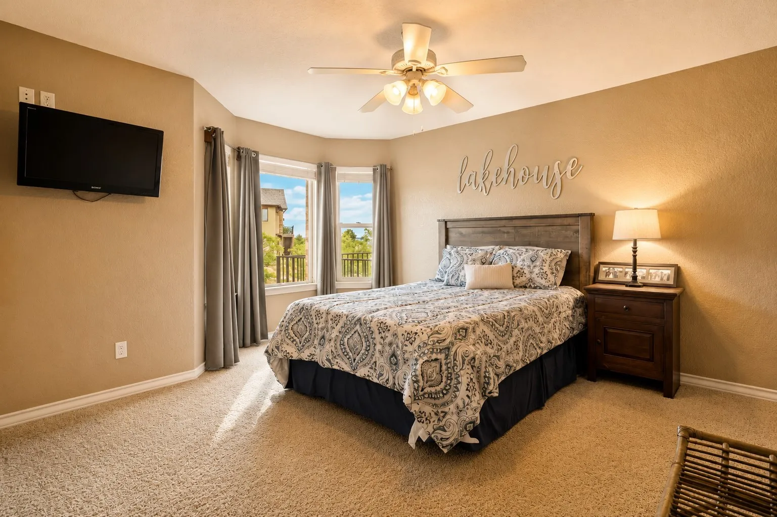 Single Family Residence For Sale in Palo Pinto County , 350 Castle Harbour Drive, Graford, Texas 76449, 4 Bedrooms, 3 Bathrooms, 2 Garage spaces, 2,989 Sqft, built in 2002, Price $756,000, mls#21283064, Real Estate Agent in Graford, Homes For Sale in Palo Pinto county, Homes For Sale in Graford, Realtor in Graford Texas, Real Estate Brokerage Independent Realty Texas, Luminita Cordes Realtor