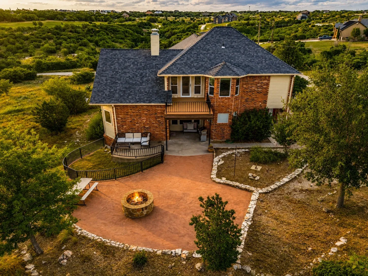 Single Family Residence For Sale in Palo Pinto County , 350 Castle Harbour Drive, Graford, Texas 76449, 4 Bedrooms, 3 Bathrooms, 2 Garage spaces, 2,989 Sqft, built in 2002, Price $756,000, mls#21283064, Real Estate Agent in Graford, Homes For Sale in Palo Pinto county, Homes For Sale in Graford, Realtor in Graford Texas, Real Estate Brokerage Independent Realty Texas, Luminita Cordes Realtor
