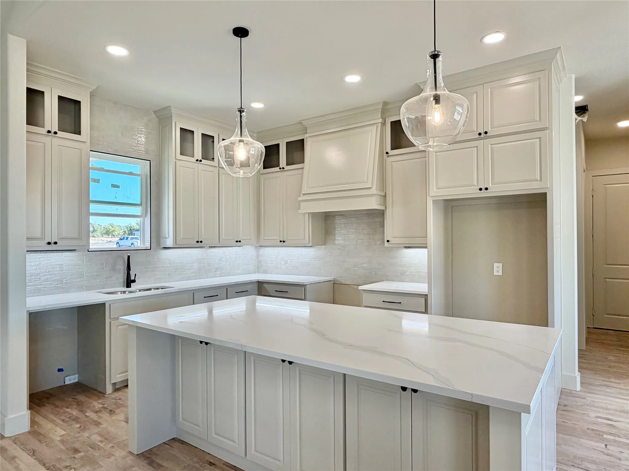 Single Family Residence For Sale in Parker County , 2016 Collin Street, Weatherford, Texas 76085, 3 Bedroom, 3 Bathroom, 3 Garage spaces, 1,874 Sqft, built in 2026, mls#21277350, Real Estate Agent in Weatherford, Homes For Sale in Parker county, Homes For Sale in Weatherford, Realtor in Weatherford Texas, Real Estate Brokerage Independent Realty Texas, Luminita Cordes Realtor