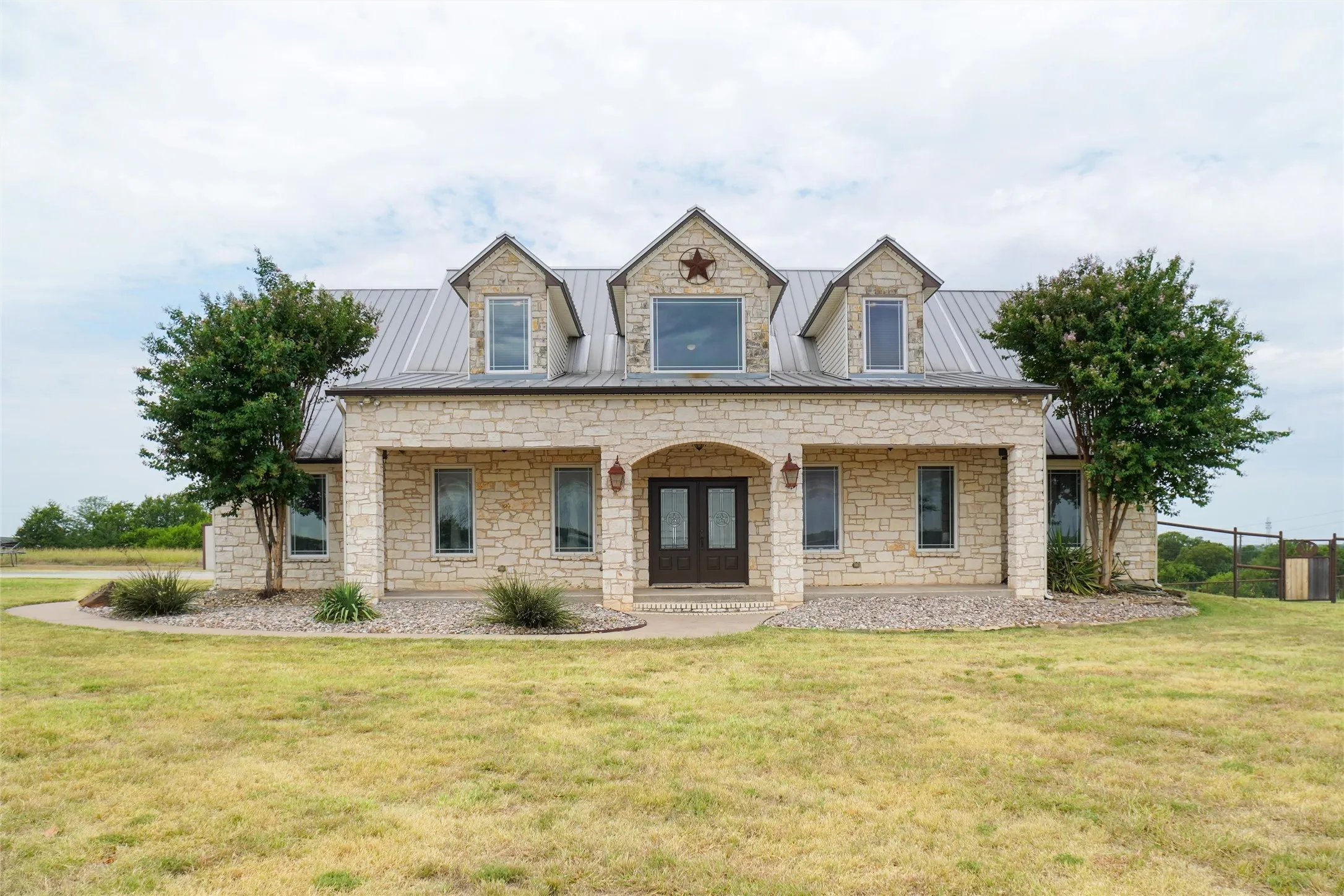 Farm For Sale in Denton County , 13340 John Day Road, Haslet, Texas 76052, 4 Bedroom, 5 Bathroom, 3 Garage spaces, 3,666 Sqft, built in 2007, mls#21283074, Real Estate Agent in Haslet, Homes For Sale in Denton county, Homes For Sale in Haslet, Realtor in Haslet Texas, Real Estate Brokerage Independent Realty Texas, Luminita Cordes Realtor