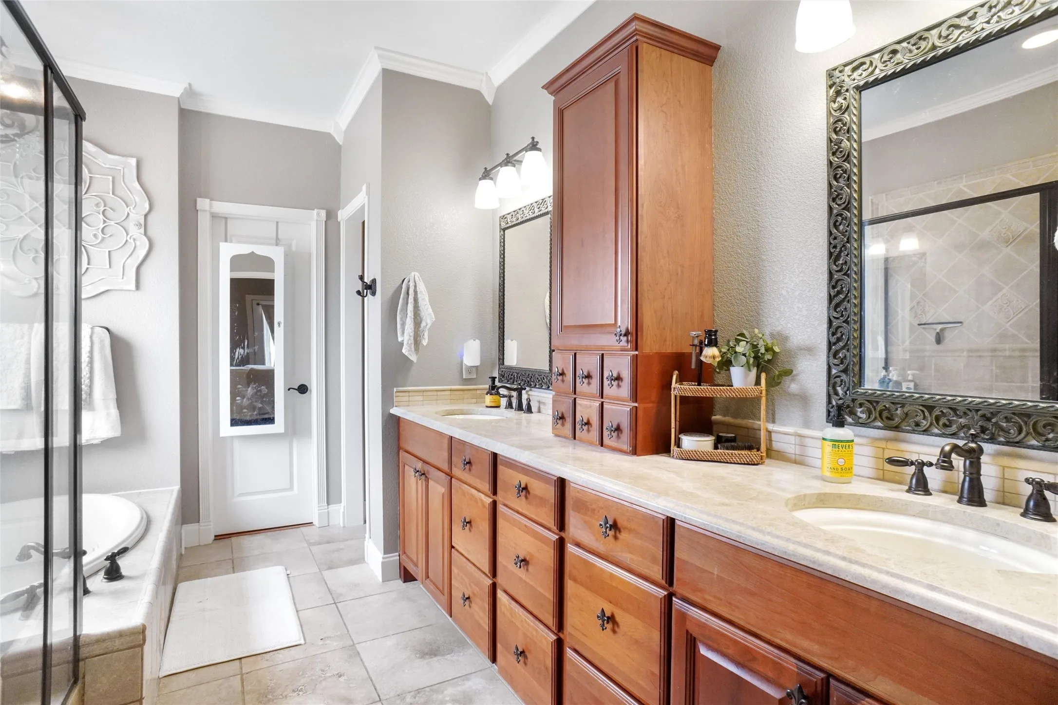 Farm For Sale in Denton County , 13340 John Day Road, Haslet, Texas 76052, 4 Bedroom, 5 Bathroom, 3 Garage spaces, 3,666 Sqft, built in 2007, mls#21283074, Real Estate Agent in Haslet, Homes For Sale in Denton county, Homes For Sale in Haslet, Realtor in Haslet Texas, Real Estate Brokerage Independent Realty Texas, Luminita Cordes Realtor