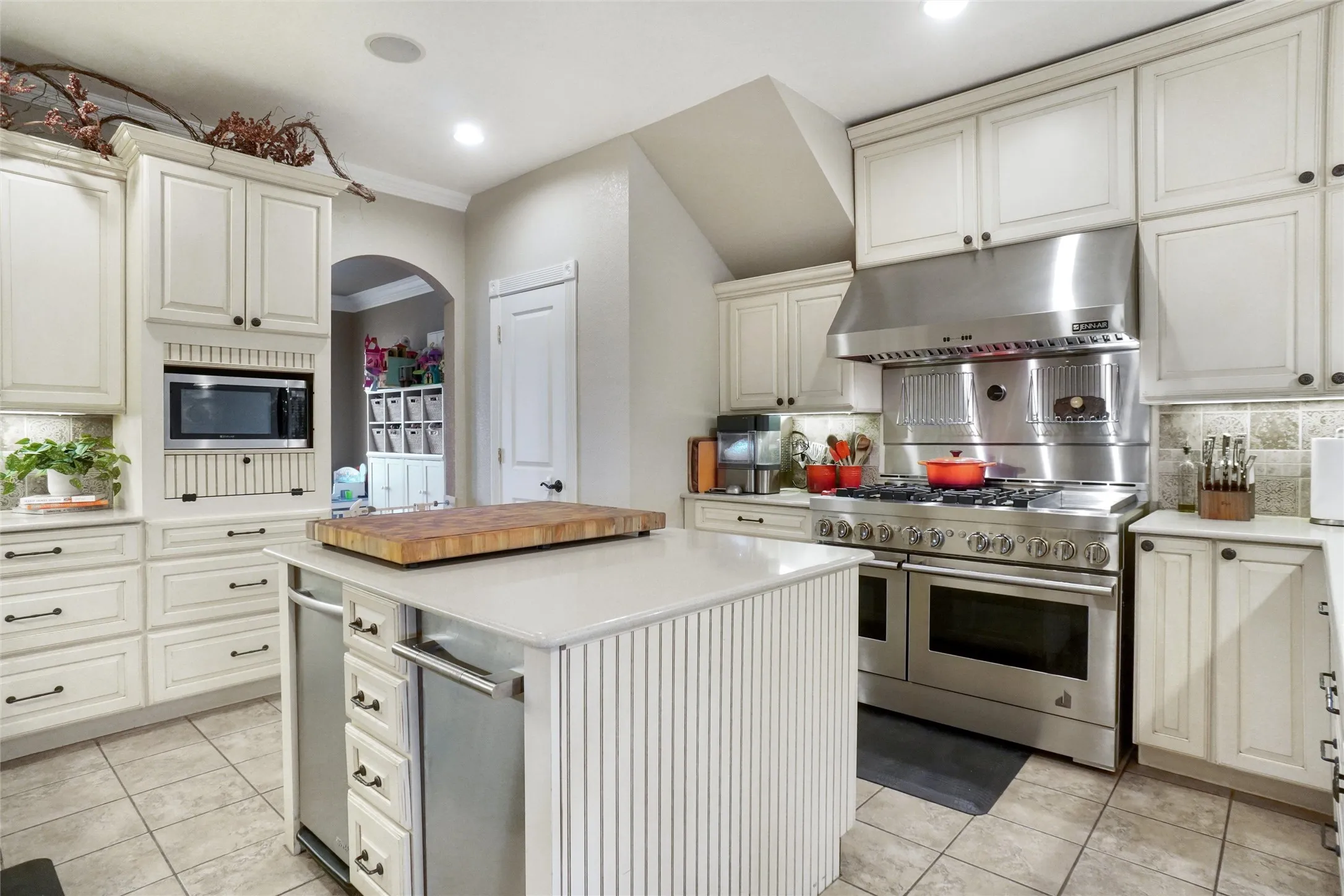 Farm For Sale in Denton County , 13340 John Day Road, Haslet, Texas 76052, 4 Bedroom, 5 Bathroom, 3 Garage spaces, 3,666 Sqft, built in 2007, mls#21283074, Real Estate Agent in Haslet, Homes For Sale in Denton county, Homes For Sale in Haslet, Realtor in Haslet Texas, Real Estate Brokerage Independent Realty Texas, Luminita Cordes Realtor