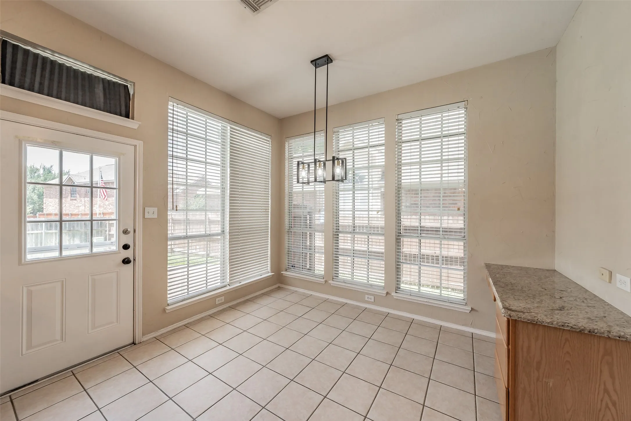 Single Family Residence For Sale in Tarrant County , 5509 Mt Mckinley Road, Fort Worth, Texas 76137, 4 Bedroom, 3 Bathroom, 2 Garage spaces, 2,739 Sqft, built in 1996, mls#21283096, Real Estate Agent in Fort Worth, Homes For Sale in Tarrant county, Homes For Sale in Fort Worth, Realtor in Fort Worth Texas, Real Estate Brokerage Independent Realty Texas, Luminita Cordes Realtor