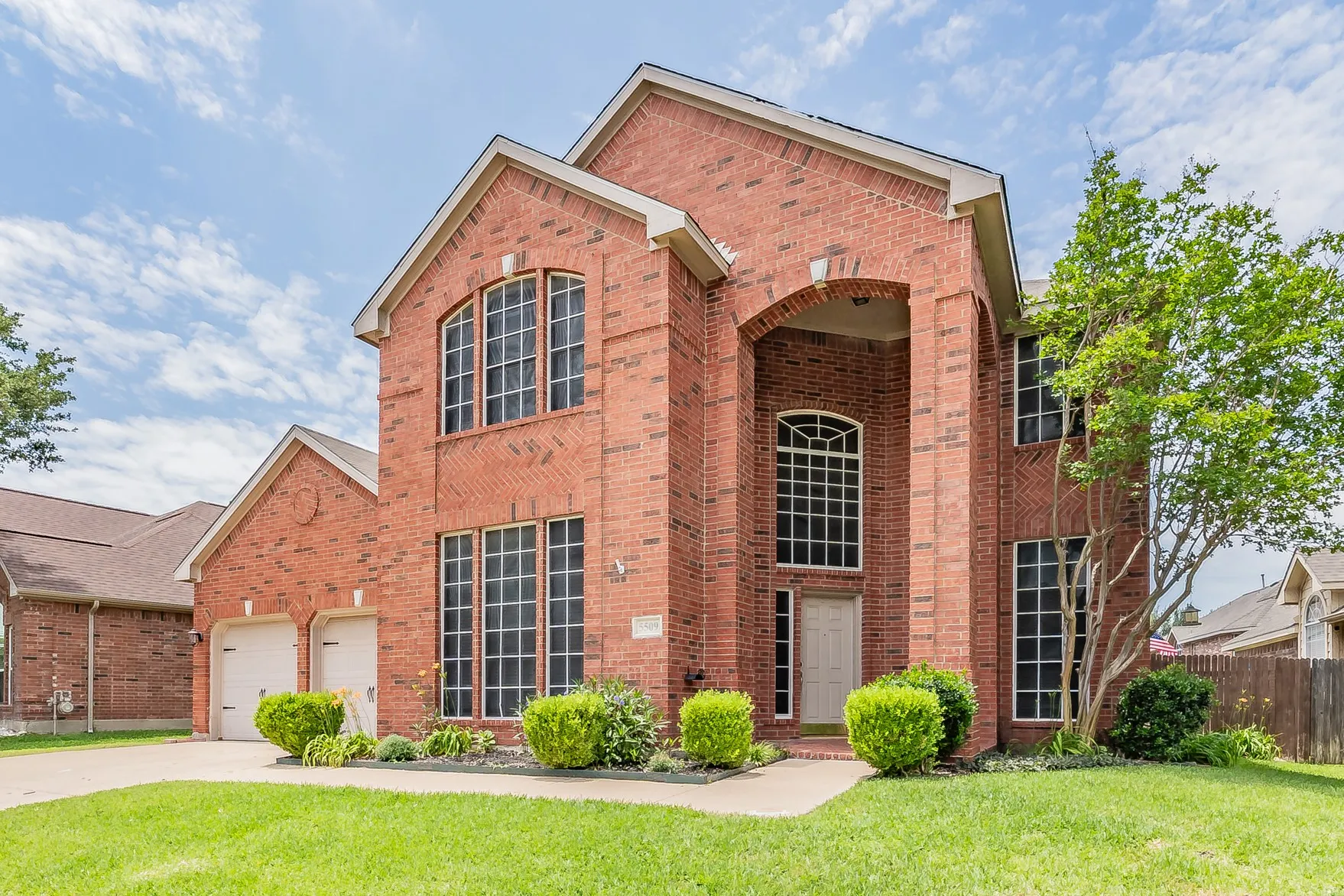 Single Family Residence For Sale in Tarrant County , 5509 Mt Mckinley Road, Fort Worth, Texas 76137, 4 Bedroom, 3 Bathroom, 2 Garage spaces, 2,739 Sqft, built in 1996, mls#21283096, Real Estate Agent in Fort Worth, Homes For Sale in Tarrant county, Homes For Sale in Fort Worth, Realtor in Fort Worth Texas, Real Estate Brokerage Independent Realty Texas, Luminita Cordes Realtor