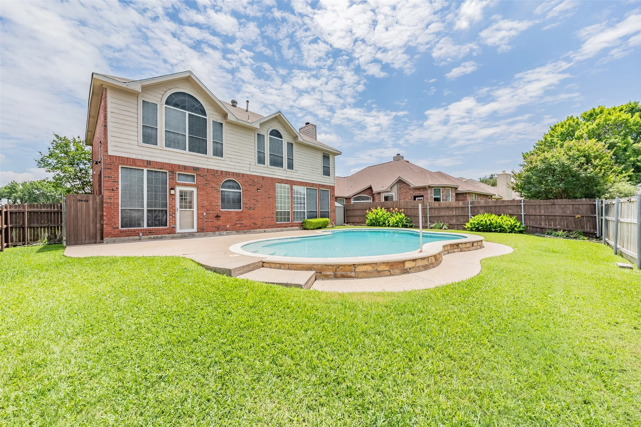 Single Family Residence For Sale in Tarrant County , 5509 Mt Mckinley Road, Fort Worth, Texas 76137, 4 Bedroom, 3 Bathroom, 2 Garage spaces, 2,739 Sqft, built in 1996, mls#21283096, Real Estate Agent in Fort Worth, Homes For Sale in Tarrant county, Homes For Sale in Fort Worth, Realtor in Fort Worth Texas, Real Estate Brokerage Independent Realty Texas, Luminita Cordes Realtor