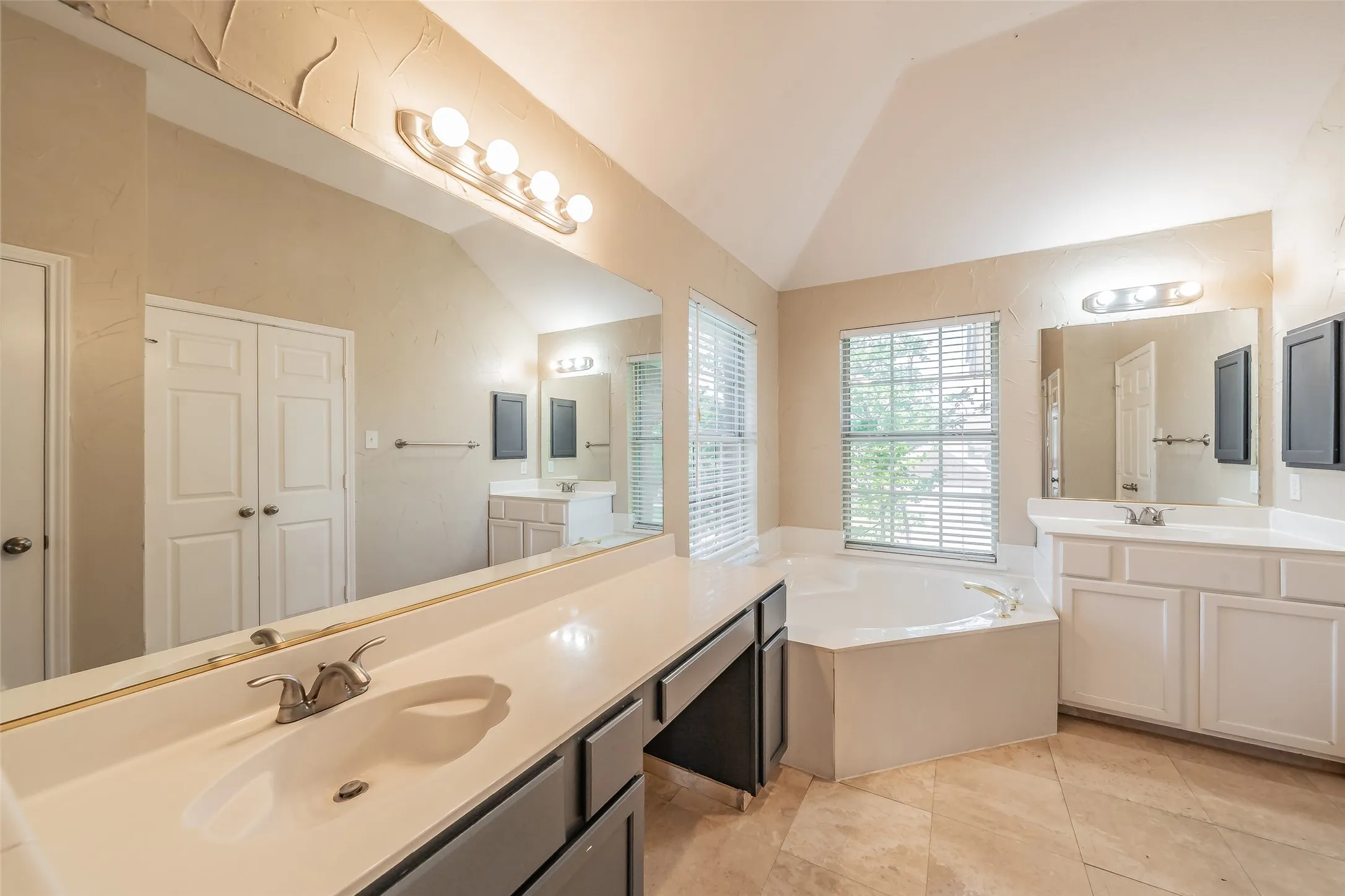 Single Family Residence For Sale in Tarrant County , 5509 Mt Mckinley Road, Fort Worth, Texas 76137, 4 Bedroom, 3 Bathroom, 2 Garage spaces, 2,739 Sqft, built in 1996, mls#21283096, Real Estate Agent in Fort Worth, Homes For Sale in Tarrant county, Homes For Sale in Fort Worth, Realtor in Fort Worth Texas, Real Estate Brokerage Independent Realty Texas, Luminita Cordes Realtor