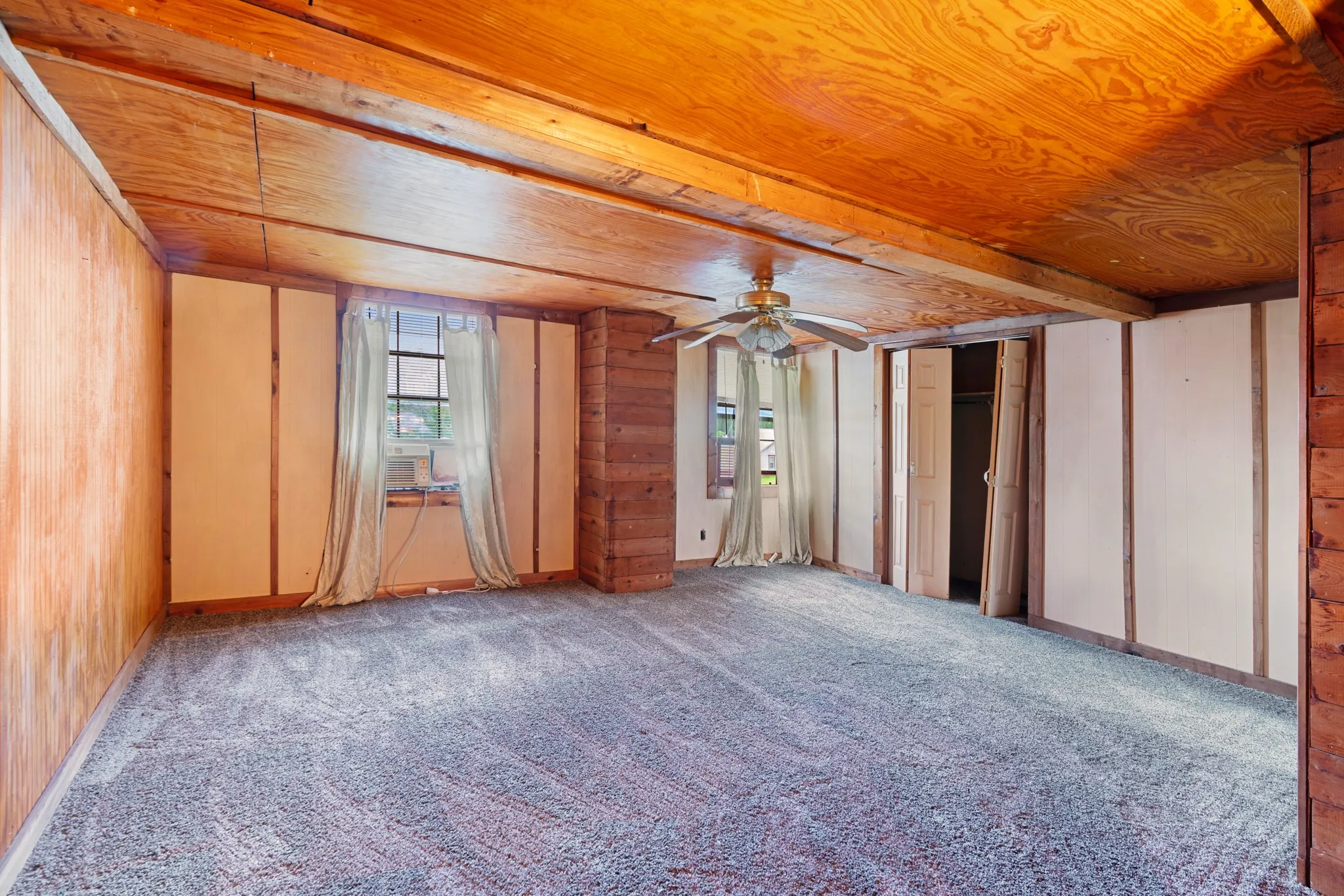 Single Family Residence For Sale in Lamar County , 330 Young Street, Blossom, Texas 75416, 3 Bedroom, 2 Bathroom, Garage spaces, 1,724 Sqft, built in 0, mls#21281608, Real Estate Agent in Blossom, Homes For Sale in Lamar county, Homes For Sale in Blossom, Realtor in Blossom Texas, Real Estate Brokerage Independent Realty Texas, Luminita Cordes Realtor