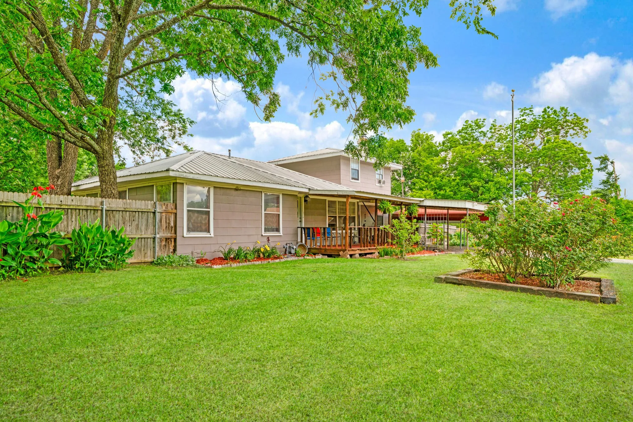 Single Family Residence For Sale in Lamar County , 330 Young Street, Blossom, Texas 75416, 3 Bedroom, 2 Bathroom, Garage spaces, 1,724 Sqft, built in 0, mls#21281608, Real Estate Agent in Blossom, Homes For Sale in Lamar county, Homes For Sale in Blossom, Realtor in Blossom Texas, Real Estate Brokerage Independent Realty Texas, Luminita Cordes Realtor