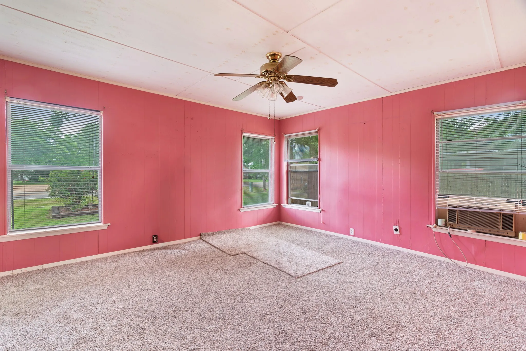 Single Family Residence For Sale in Lamar County , 330 Young Street, Blossom, Texas 75416, 3 Bedroom, 2 Bathroom, Garage spaces, 1,724 Sqft, built in 0, mls#21281608, Real Estate Agent in Blossom, Homes For Sale in Lamar county, Homes For Sale in Blossom, Realtor in Blossom Texas, Real Estate Brokerage Independent Realty Texas, Luminita Cordes Realtor