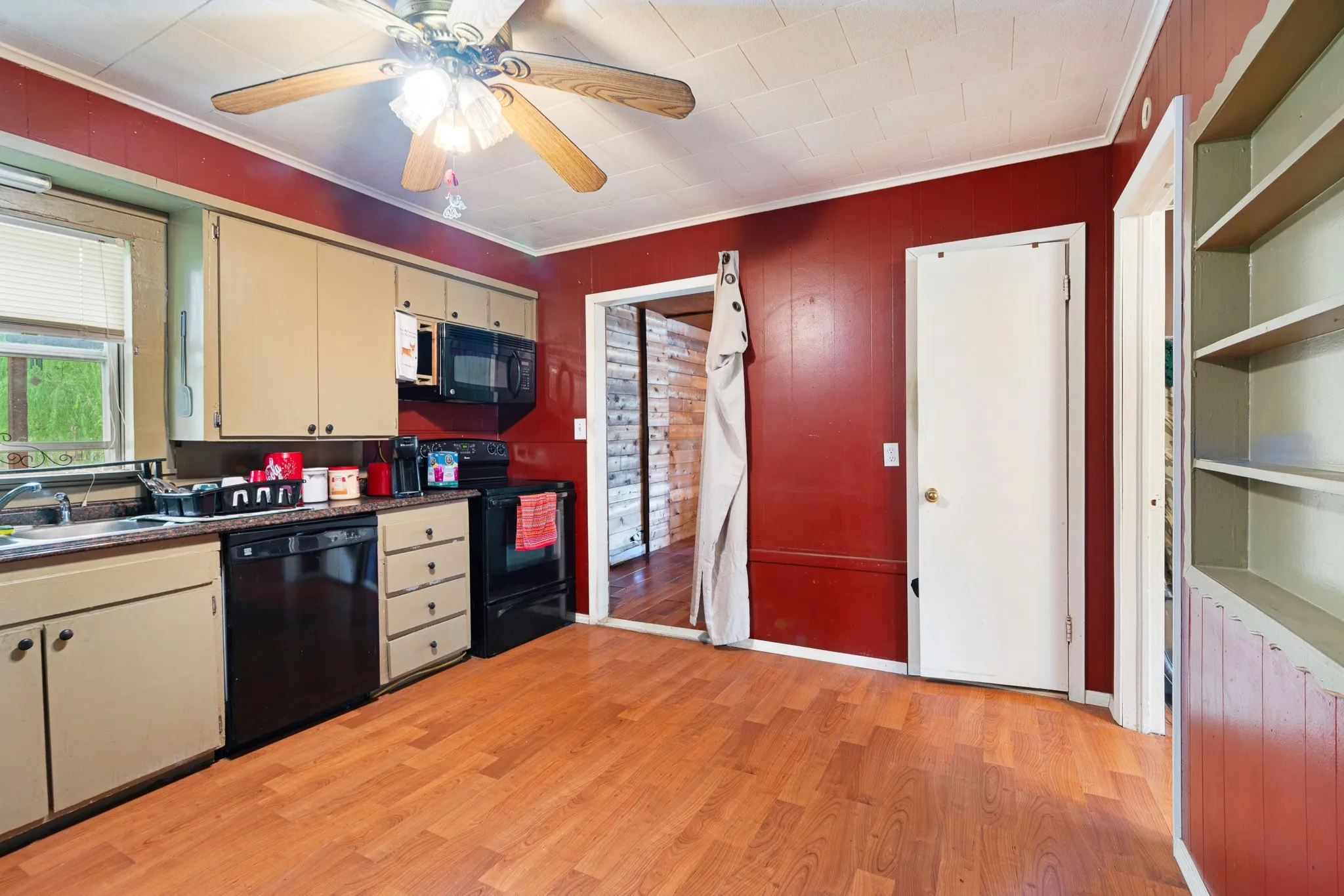 Single Family Residence For Sale in Lamar County , 330 Young Street, Blossom, Texas 75416, 3 Bedroom, 2 Bathroom, Garage spaces, 1,724 Sqft, built in 0, mls#21281608, Real Estate Agent in Blossom, Homes For Sale in Lamar county, Homes For Sale in Blossom, Realtor in Blossom Texas, Real Estate Brokerage Independent Realty Texas, Luminita Cordes Realtor