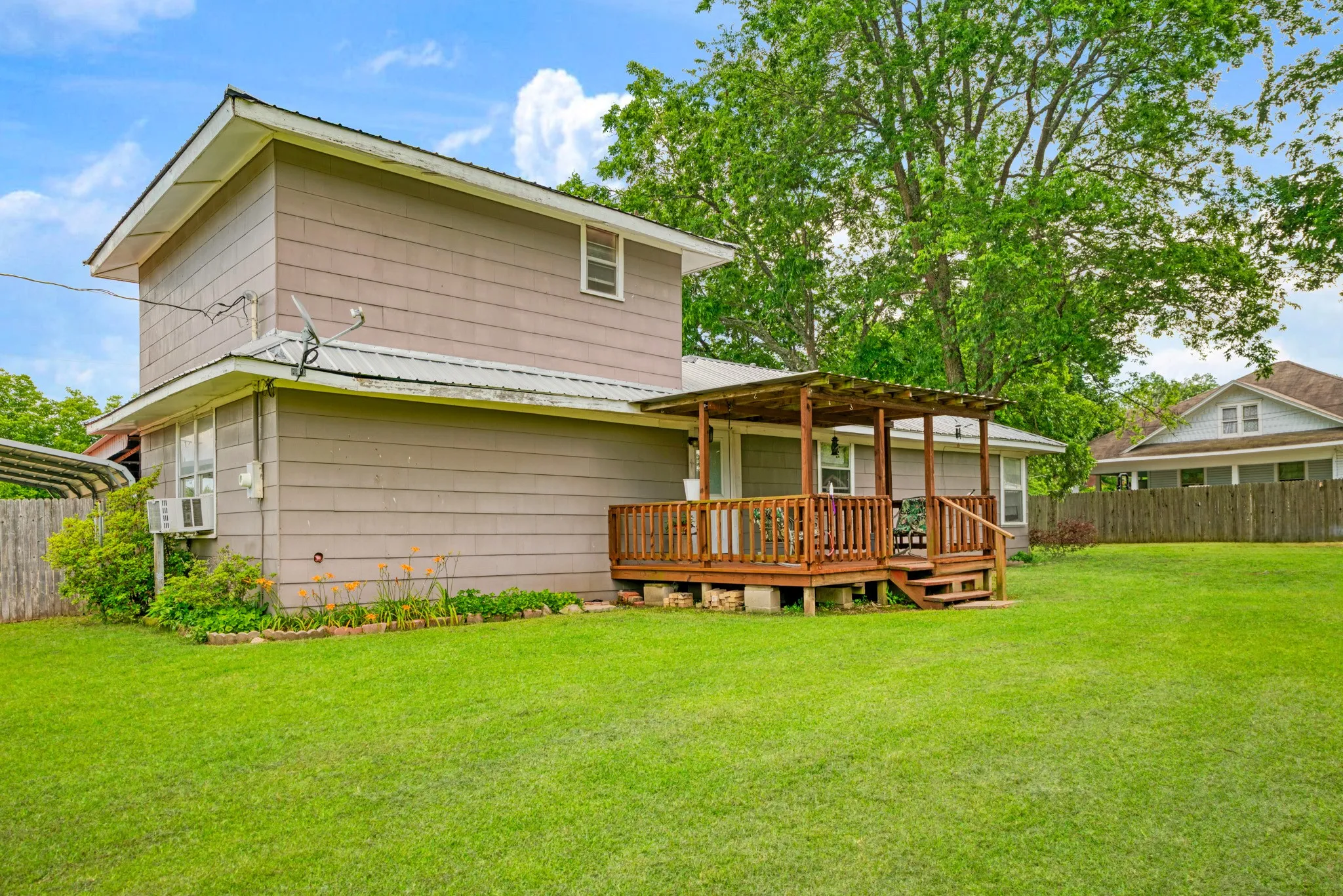 Single Family Residence For Sale in Lamar County , 330 Young Street, Blossom, Texas 75416, 3 Bedroom, 2 Bathroom, Garage spaces, 1,724 Sqft, built in 0, mls#21281608, Real Estate Agent in Blossom, Homes For Sale in Lamar county, Homes For Sale in Blossom, Realtor in Blossom Texas, Real Estate Brokerage Independent Realty Texas, Luminita Cordes Realtor