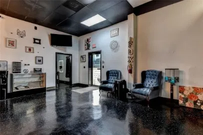 Retail For Rent in Grayson County , 4006 Texoma Pkwy - 108, Denison, Texas 75020, 0, 0, Garage spaces, 0 Sqft, built in 1979, Price $2,500, mls#21283111, Real Estate Agent in Denison, Homes For Rent in Grayson county, Homes For Rent in Denison, Realtor in Denison Texas, Real Estate Brokerage Independent Realty Texas, Luminita Cordes Realtor