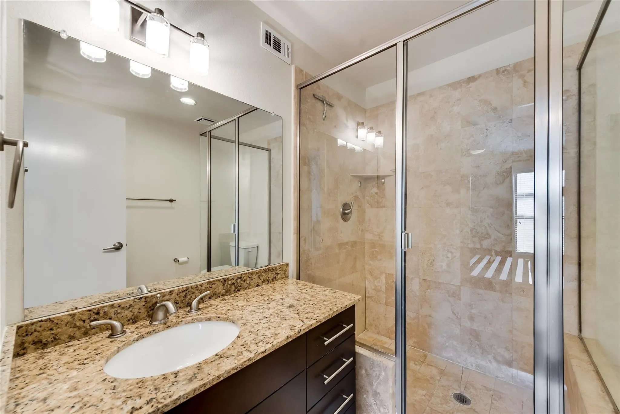 Condominium For Rent in Dallas County , 5806 Birchbrook Drive 209, Dallas, Texas 75206, 2 Bedroom, 2 Bathroom, Garage spaces, 1,097 Sqft, built in 1970, mls#21283120, Real Estate Agent in Dallas, Homes For Rent in Dallas county, Homes For Rent in Dallas, Realtor in Dallas Texas, Real Estate Brokerage Independent Realty Texas, Luminita Cordes Realtor