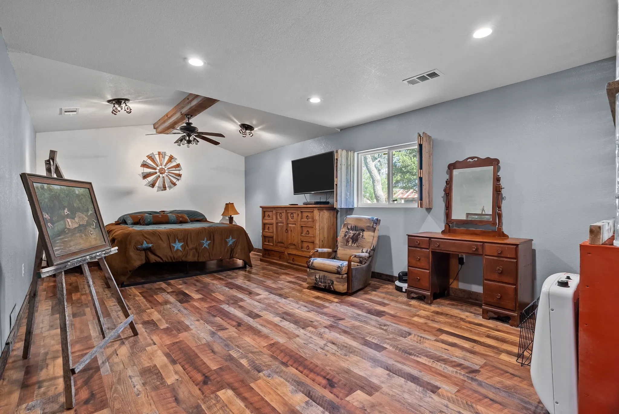 Primary bedroom 1