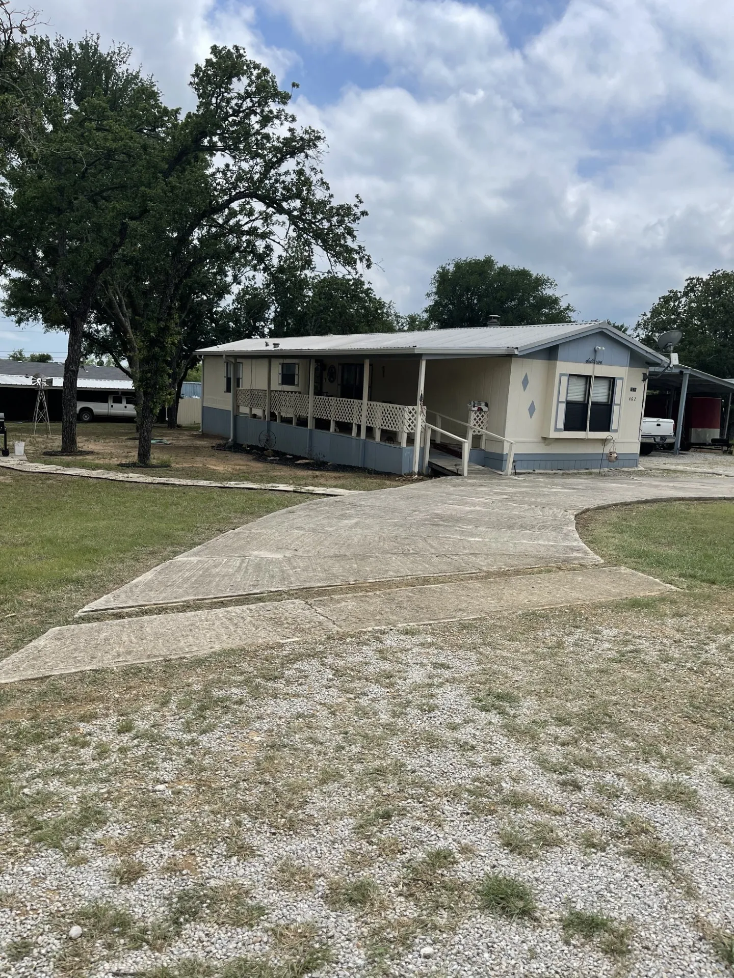 Mobile Home For Sale in Brown County , 2031 Oak Trail Drive, May, Texas 76857, 2 Bedroom, 2 Bathroom, Garage spaces, 1,184 Sqft, built in 1986, mls#21283021, Real Estate Agent in May, Homes For Sale in Brown county, Homes For Sale in May, Realtor in May Texas, Real Estate Brokerage Independent Realty Texas, Luminita Cordes Realtor