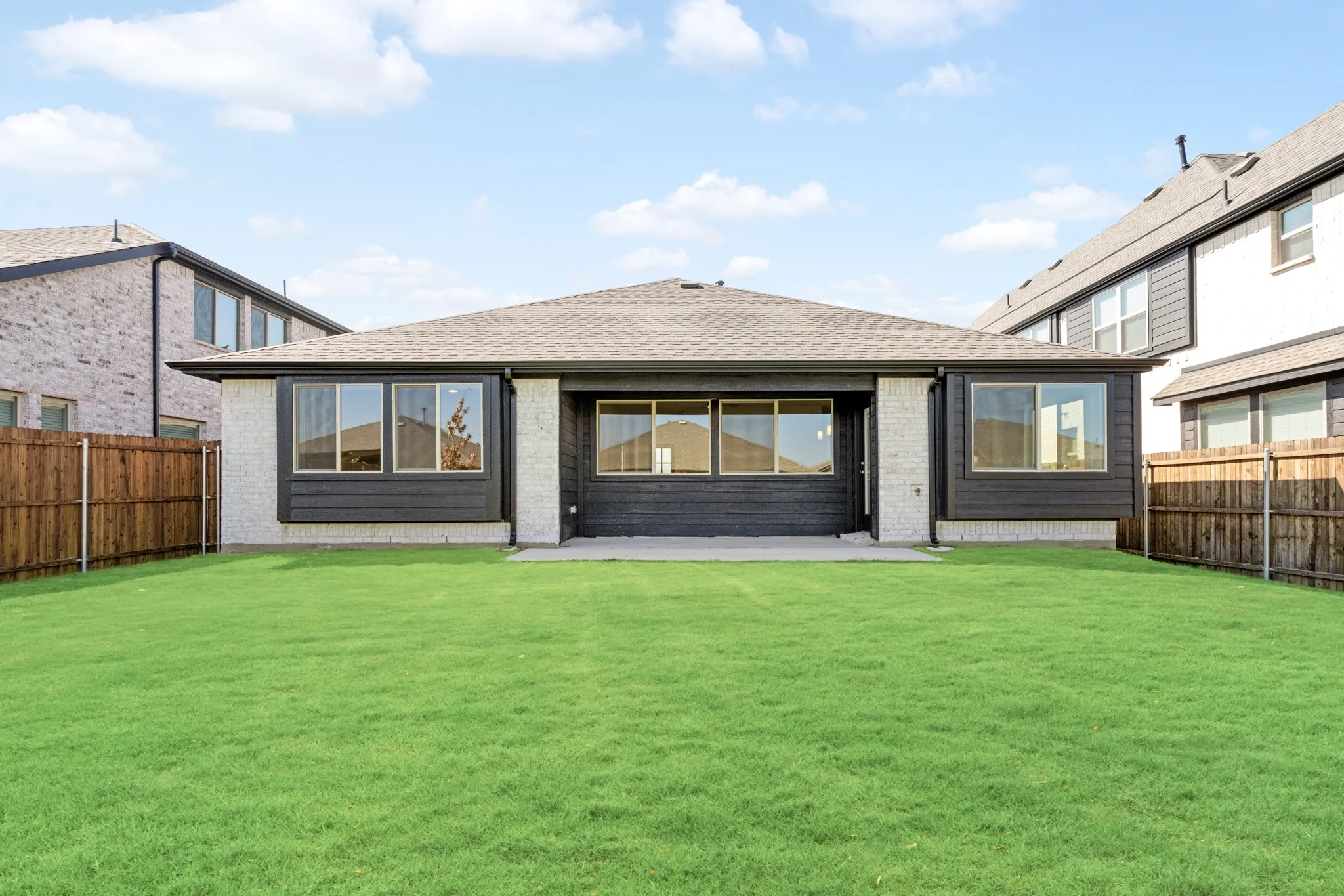 Single Family Residence For Sale in Collin County , 121 Winterwood Drive, Lavon, Texas 75166, 3 Bedroom, 2 Bathroom, 2 Garage spaces, 1,683 Sqft, built in 2026, mls#21283125, Real Estate Agent in Lavon, Homes For Sale in Collin county, Homes For Sale in Lavon, Realtor in Lavon Texas, Real Estate Brokerage Independent Realty Texas, Luminita Cordes Realtor