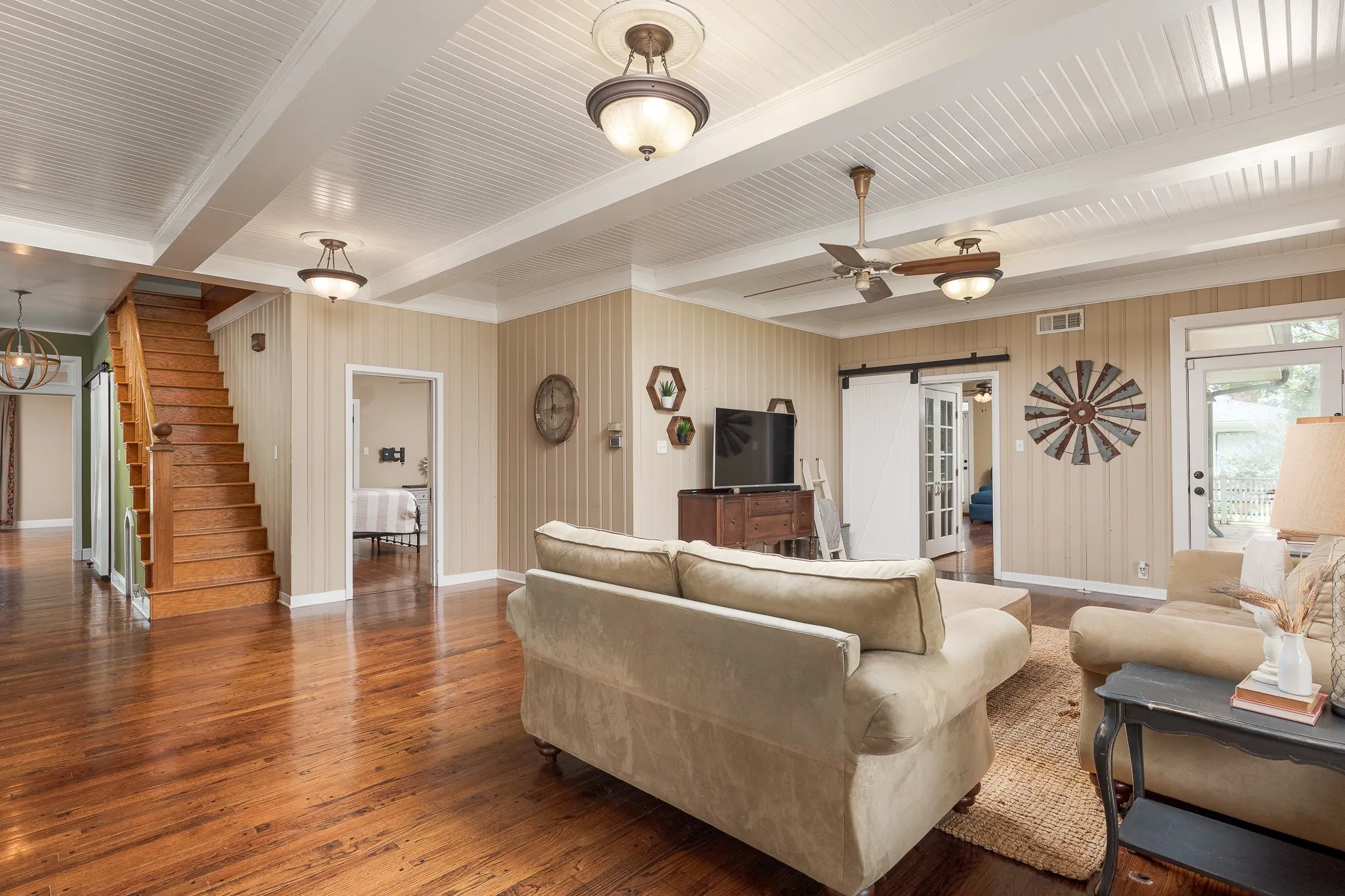 Single Family Residence For Sale in Grayson County , 203 E Umphress Street, Van Alstyne, Texas 75495, 5 Bedroom, 3 Bathroom, 2 Garage spaces, 3,043 Sqft, built in 1900, mls#21279271, Real Estate Agent in Van Alstyne, Homes For Sale in Grayson county, Homes For Sale in Van Alstyne, Realtor in Van Alstyne Texas, Real Estate Brokerage Independent Realty Texas, Luminita Cordes Realtor