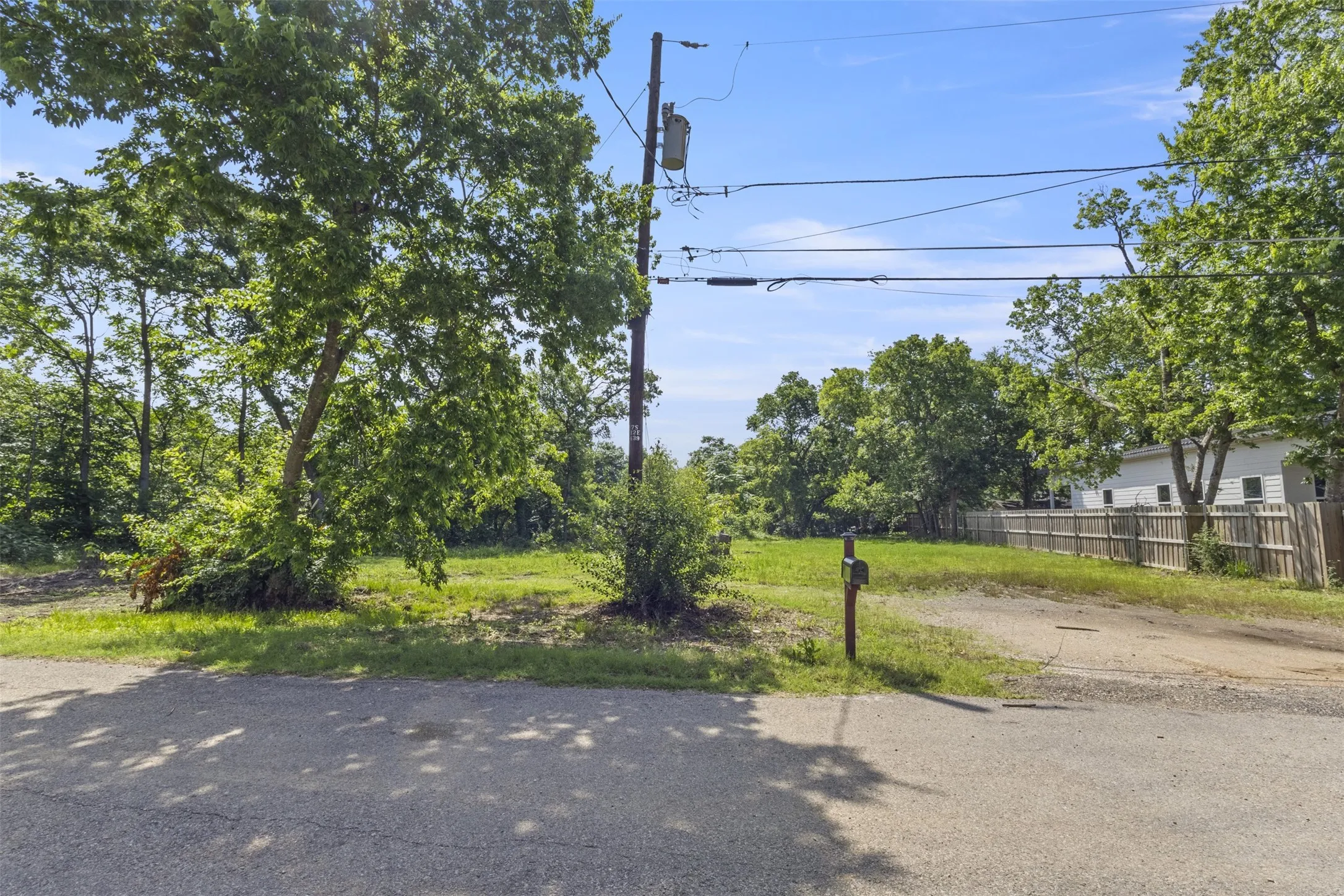 Unimproved Land For Sale in Dallas County , 2164 Coldbrook Lane, Dallas, Texas 75253, 0, 0, Garage spaces, 0 Sqft, built in 0, Price $75,000, mls#21275655, Real Estate Agent in Dallas, Homes For Sale in Dallas county, Homes For Sale in Dallas, Realtor in Dallas Texas, Real Estate Brokerage Independent Realty Texas, Luminita Cordes Realtor
